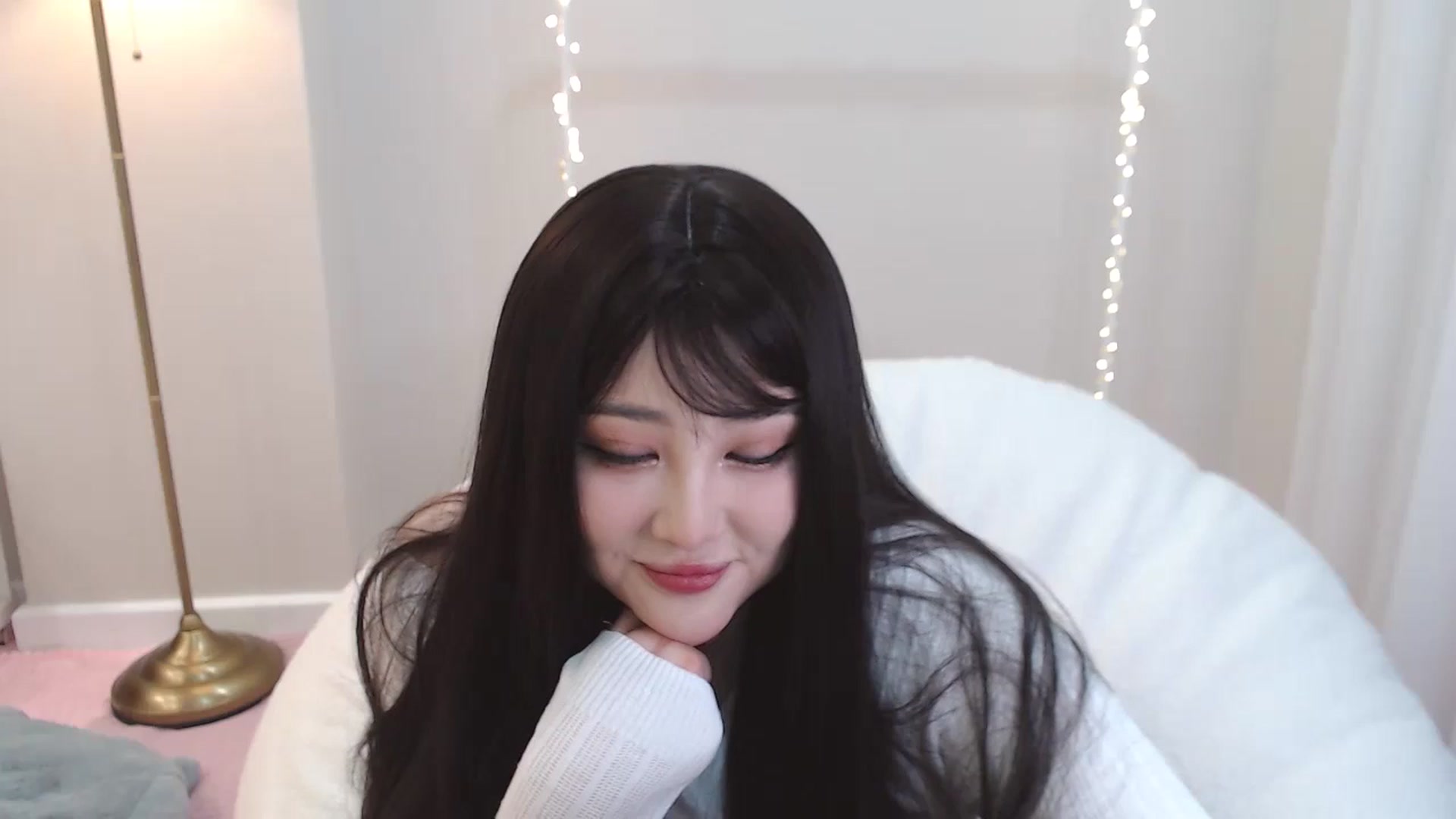 Gallery image thumbnail from kurakurai's myfreecams stream on, 01/09/2025, 18:57 image 1 of 20