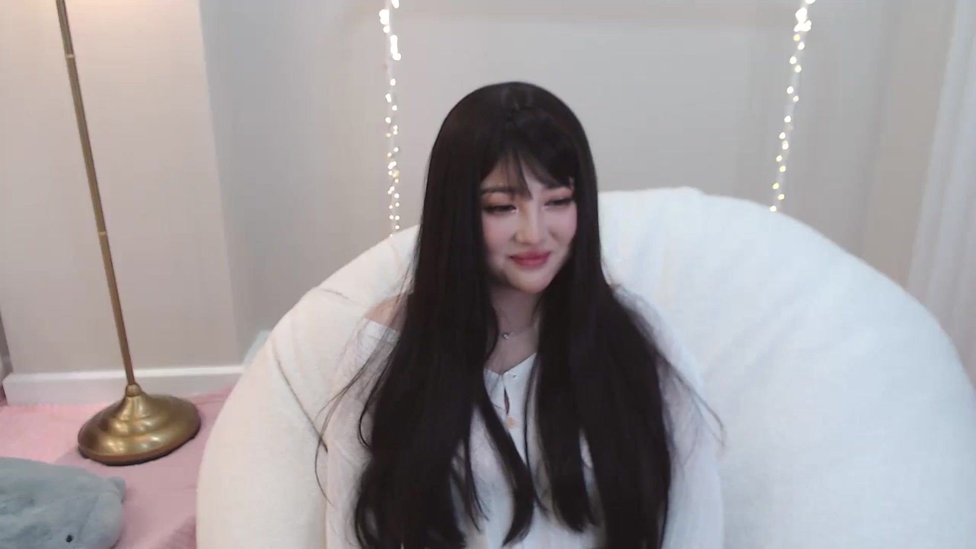 Gallery image thumbnail from kurakurai's myfreecams stream on, 01/09/2025, 20:18 image 5 of 20