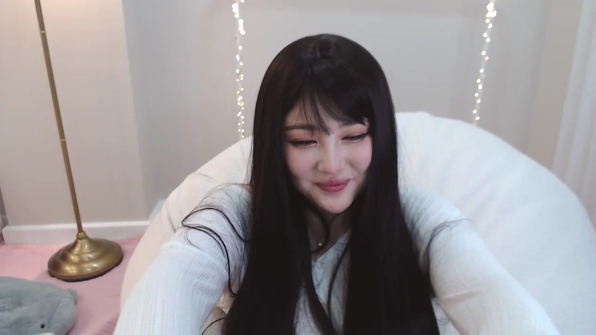 Gallery image thumbnail from kurakurai's myfreecams stream on, 01/09/2025, 20:18 image 3 of 20