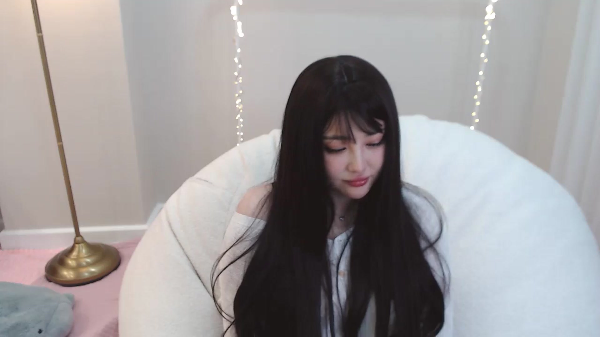 Gallery image thumbnail from kurakurai's myfreecams stream on, 01/09/2025, 20:18 image 12 of 20
