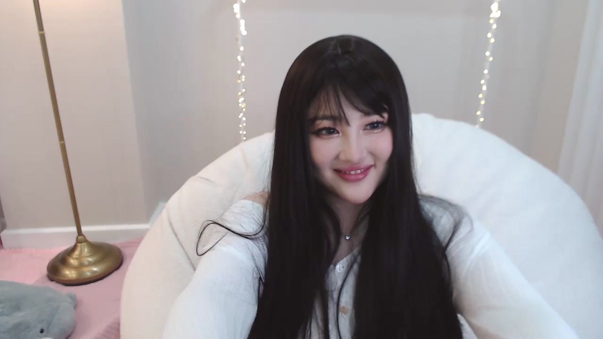 Gallery image thumbnail from kurakurai's myfreecams stream on, 01/09/2025, 20:18 image 10 of 20