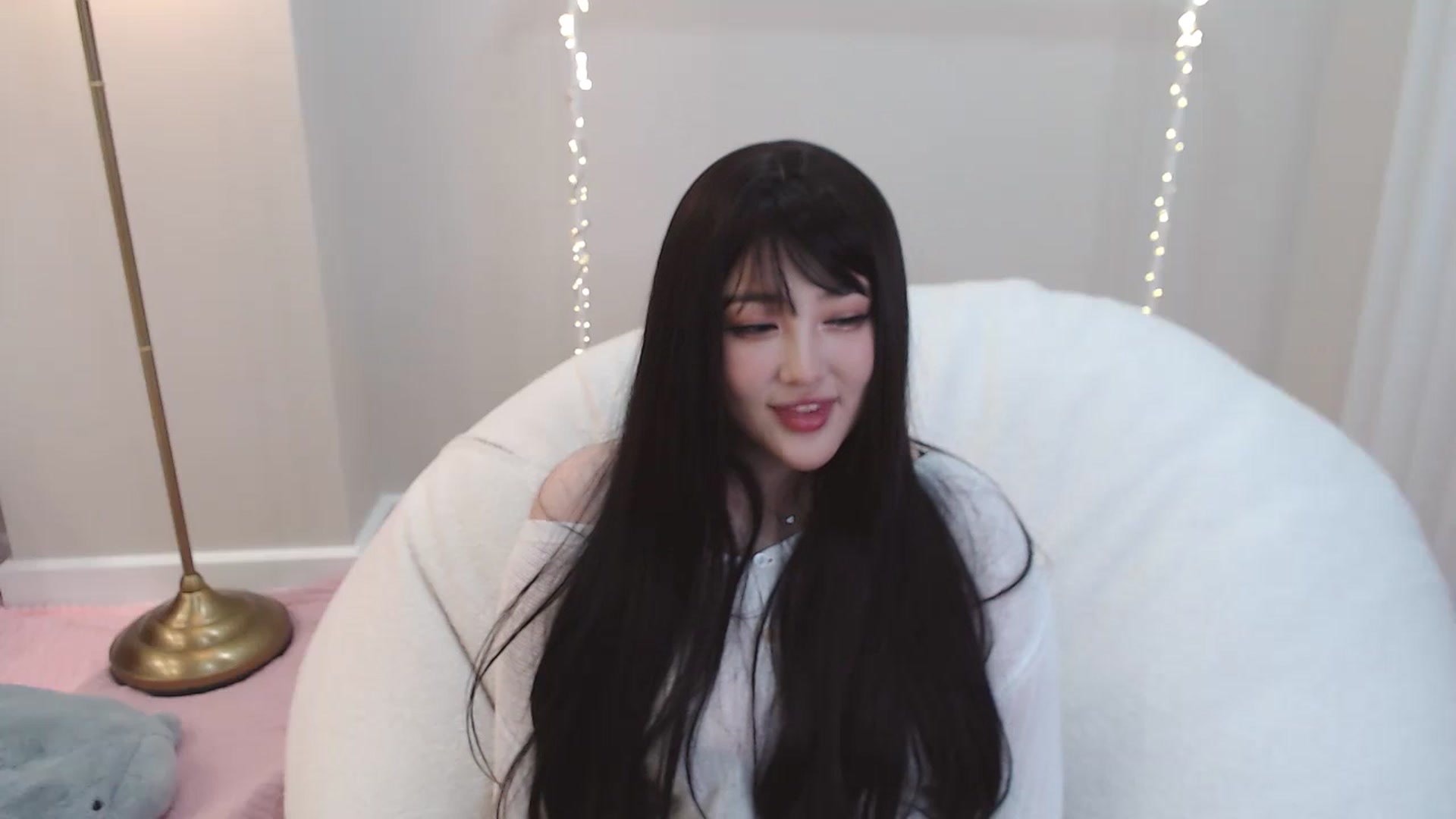 Gallery image thumbnail from kurakurai's myfreecams stream on, 01/09/2025, 20:18 image 16 of 20
