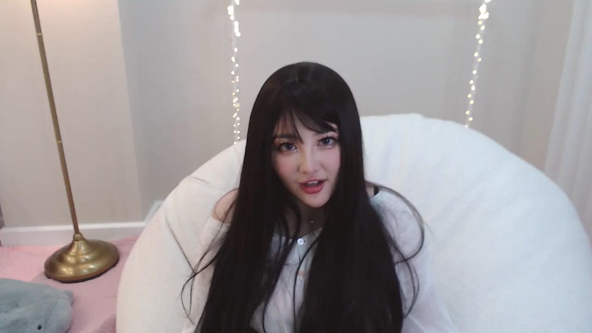 Gallery image thumbnail from kurakurai's myfreecams stream on, 01/09/2025, 20:18 image 15 of 20