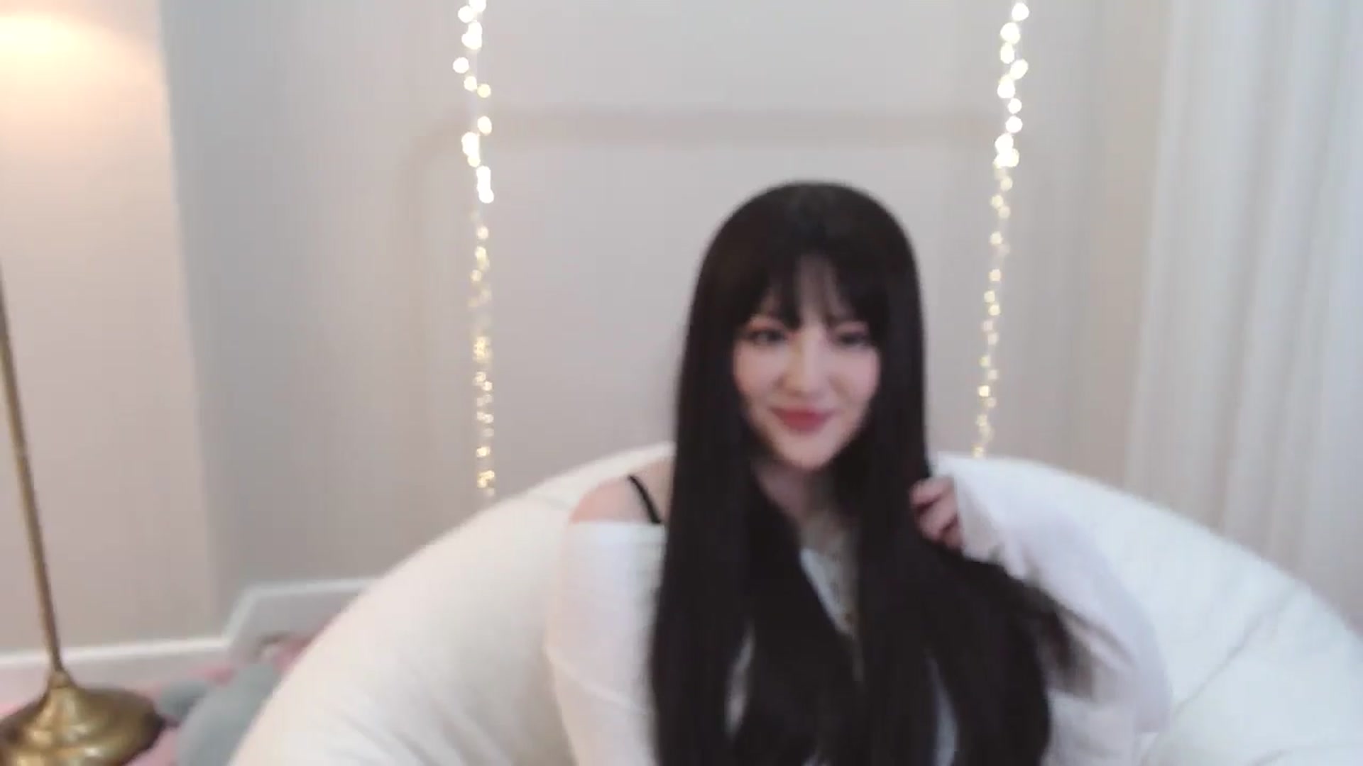 Gallery image thumbnail from kurakurai's myfreecams stream on, 01/09/2025, 23:41 image 12 of 20