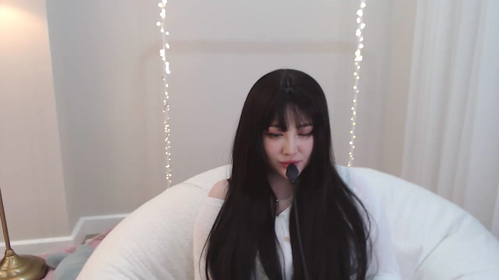 Gallery image thumbnail from kurakurai's myfreecams stream on, 01/09/2025, 23:41 image 15 of 20