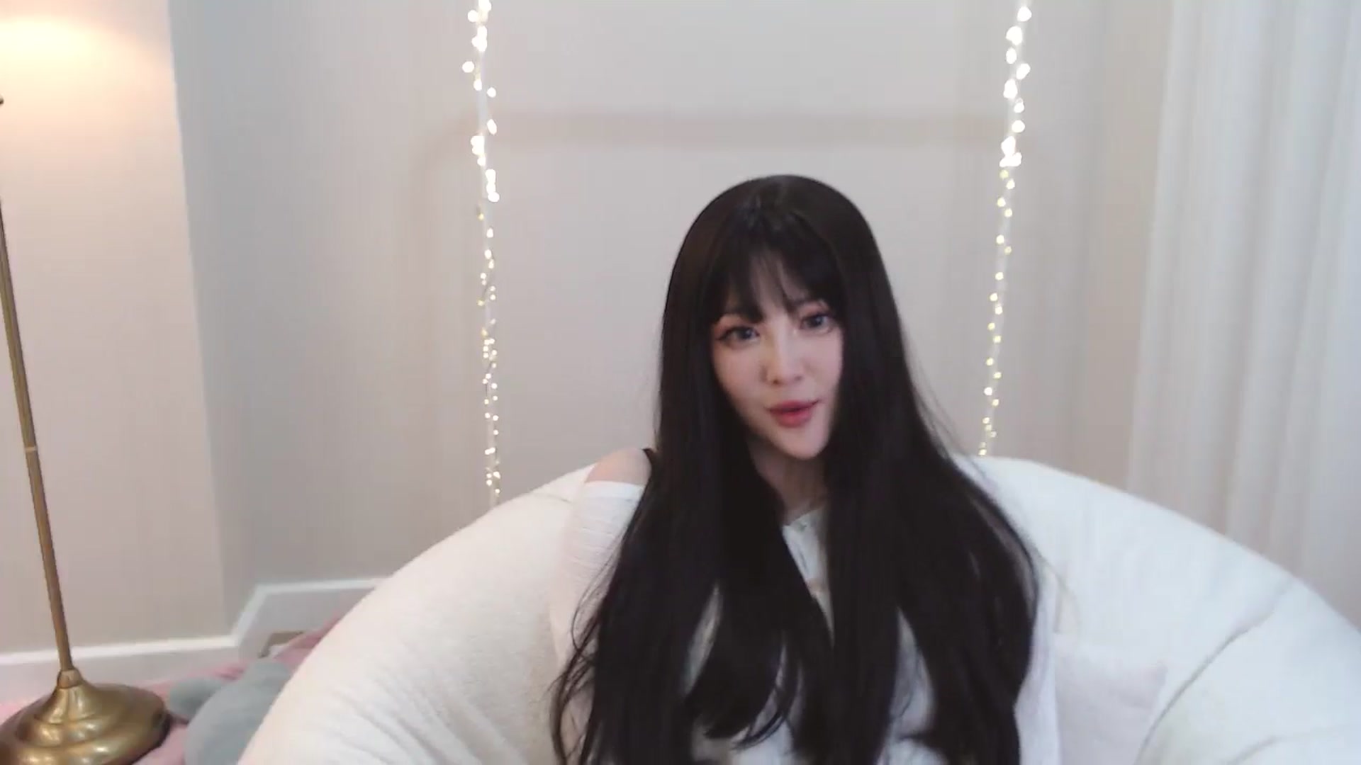 Gallery image thumbnail from kurakurai's myfreecams stream on, 01/09/2025, 23:41 image 11 of 20