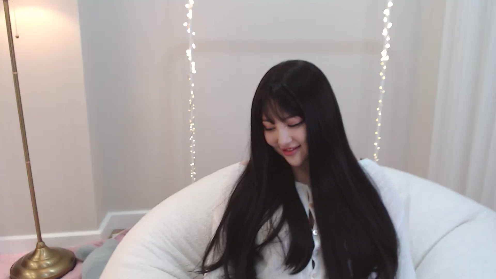Gallery image thumbnail from kurakurai's myfreecams stream on, 01/09/2025, 23:41 image 6 of 20