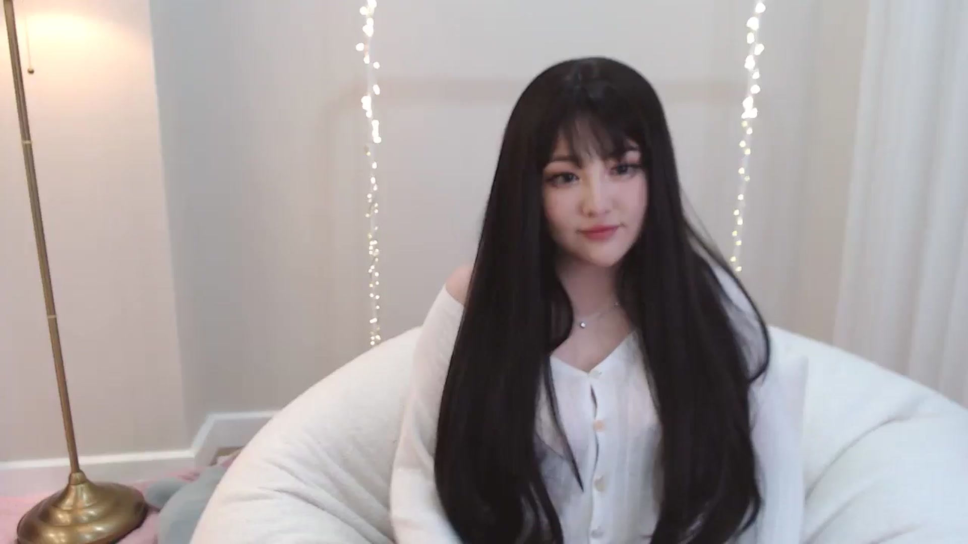 Gallery image thumbnail from kurakurai's myfreecams stream on, 01/09/2025, 23:41 image 1 of 20