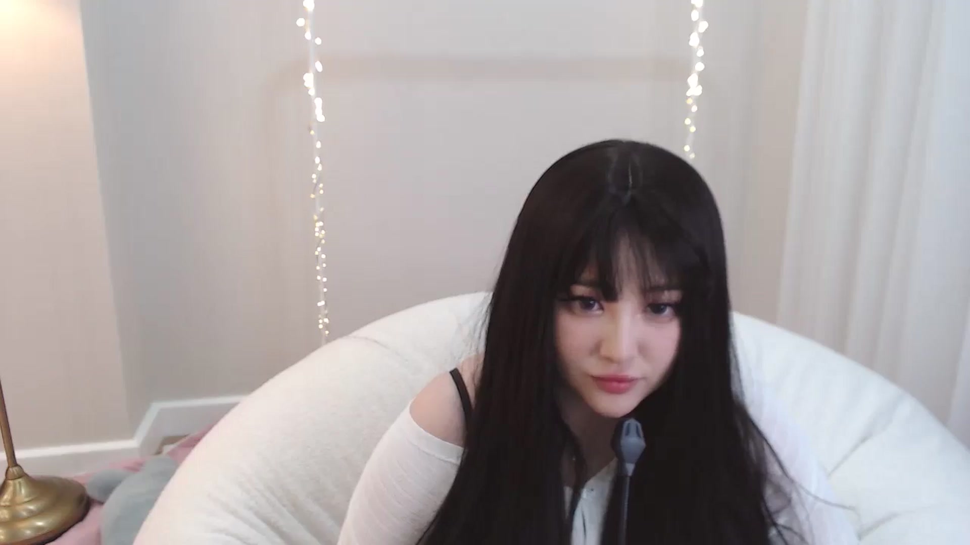 Gallery image thumbnail from kurakurai's myfreecams stream on, 01/09/2025, 23:41 image 17 of 20
