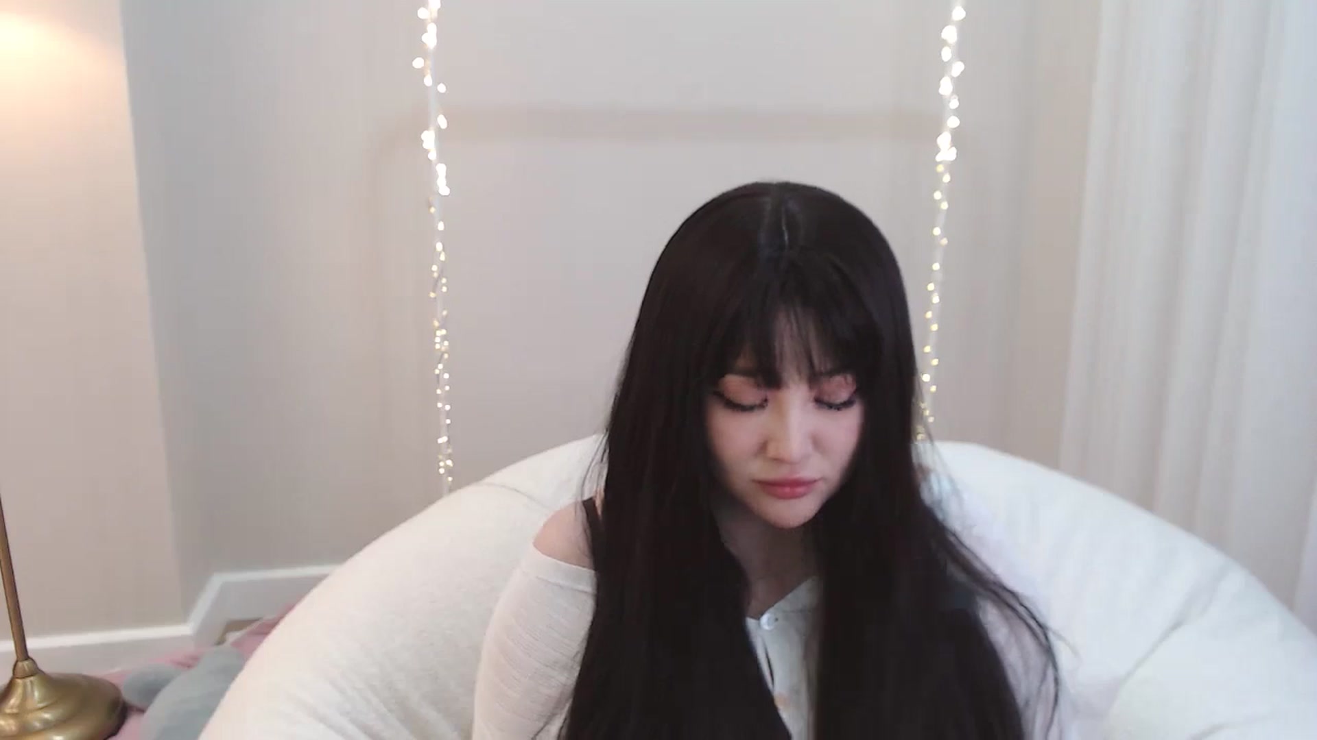 Gallery image thumbnail from kurakurai's myfreecams stream on, 01/09/2025, 23:41 image 13 of 20