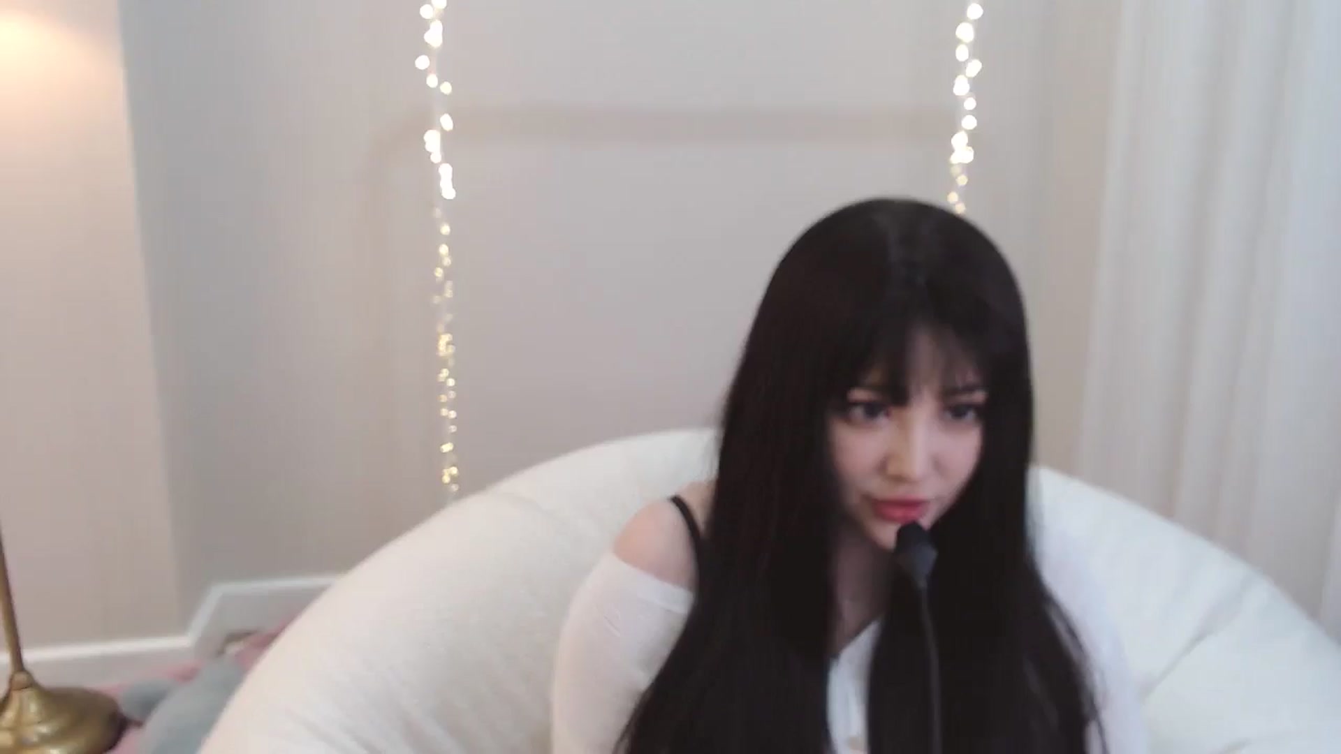 Gallery image thumbnail from kurakurai's myfreecams stream on, 01/09/2025, 23:41 image 14 of 20