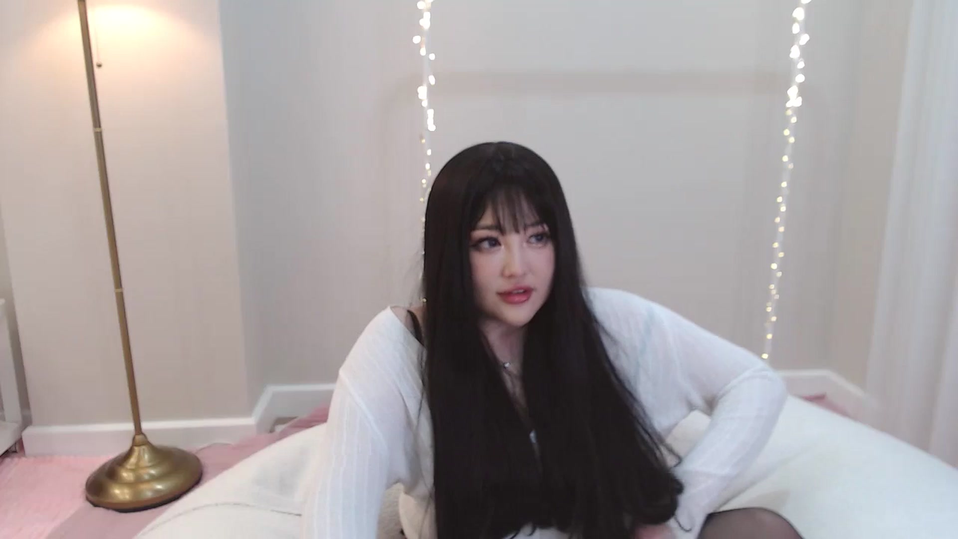 Gallery image thumbnail from kurakurai's myfreecams stream on, 01/10/2025, 01:21 image 20 of 20