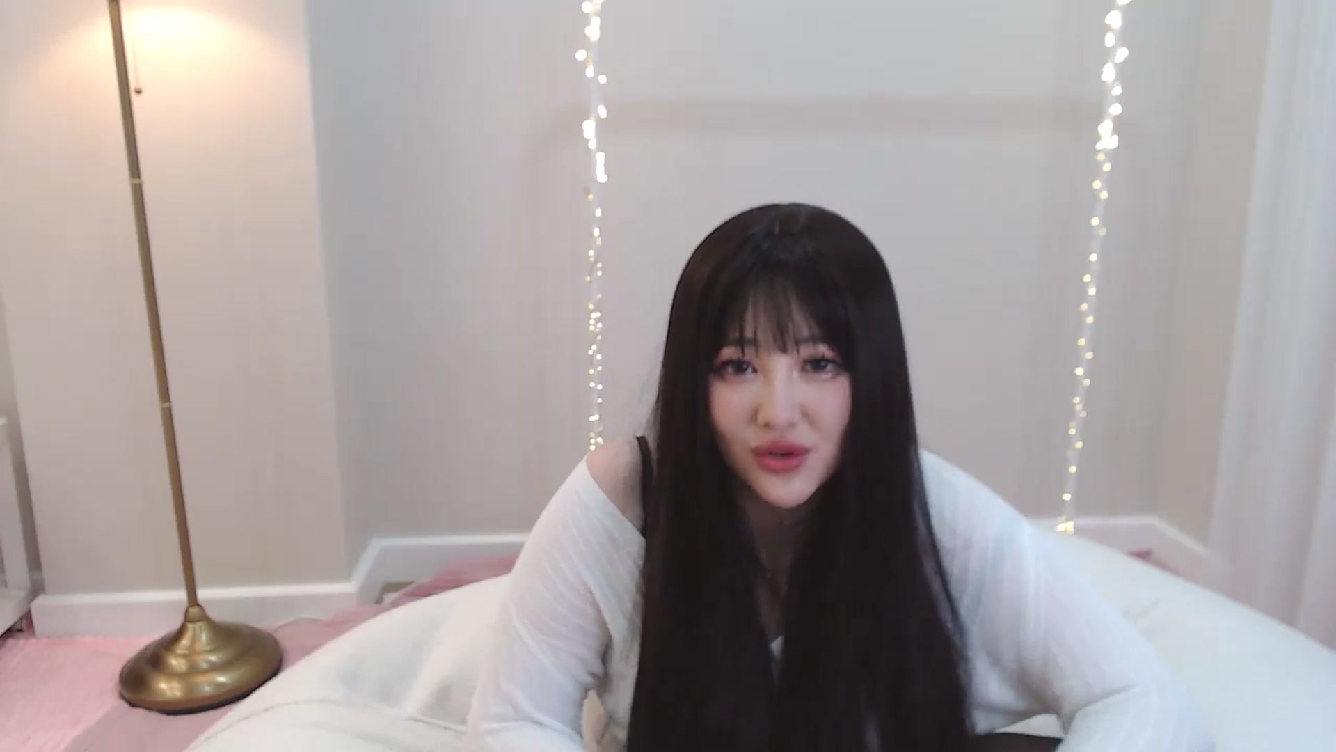Gallery image thumbnail from kurakurai's myfreecams stream on, 01/10/2025, 01:21 image 19 of 20