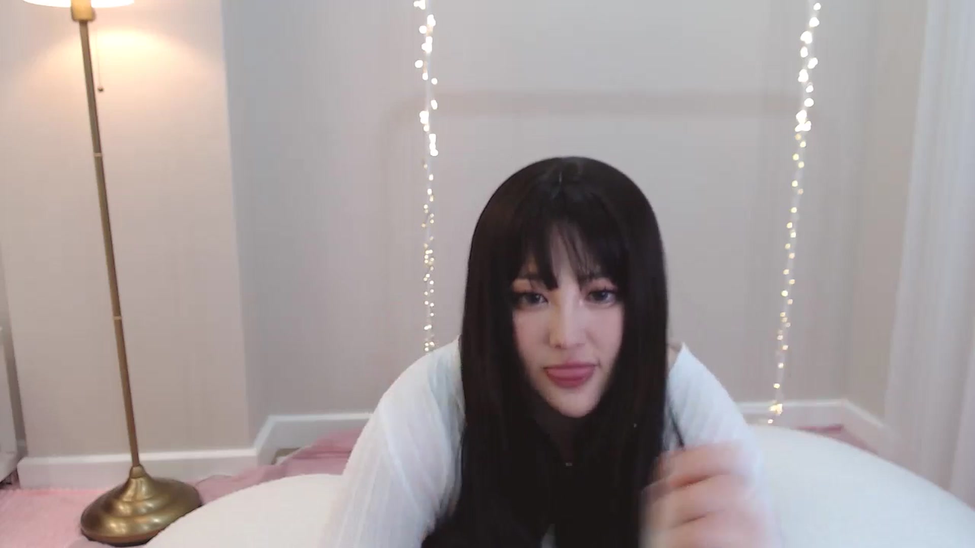 Gallery image thumbnail from kurakurai's myfreecams stream on, 01/10/2025, 01:21 image 9 of 20
