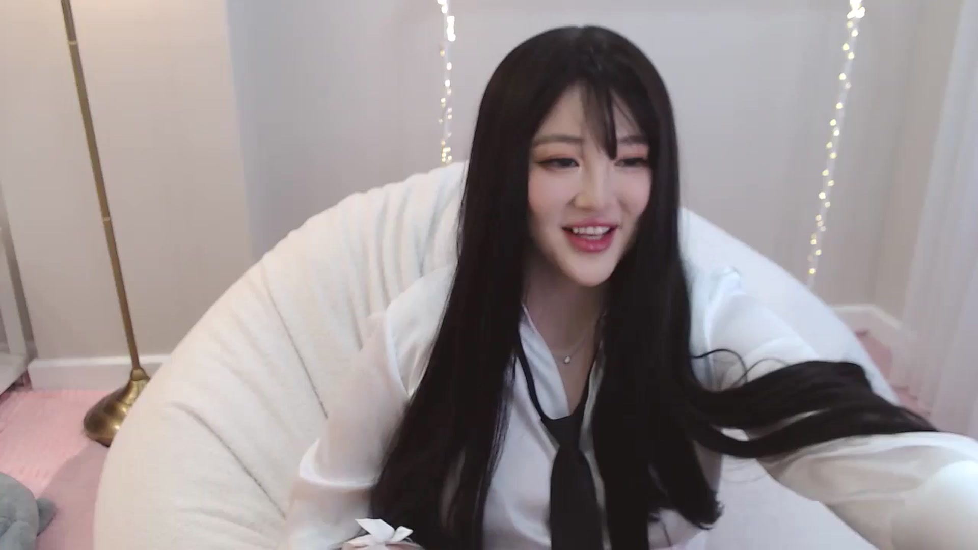 Gallery image thumbnail from kurakurai's myfreecams stream on, 01/11/2025, 08:47 image 1 of 20