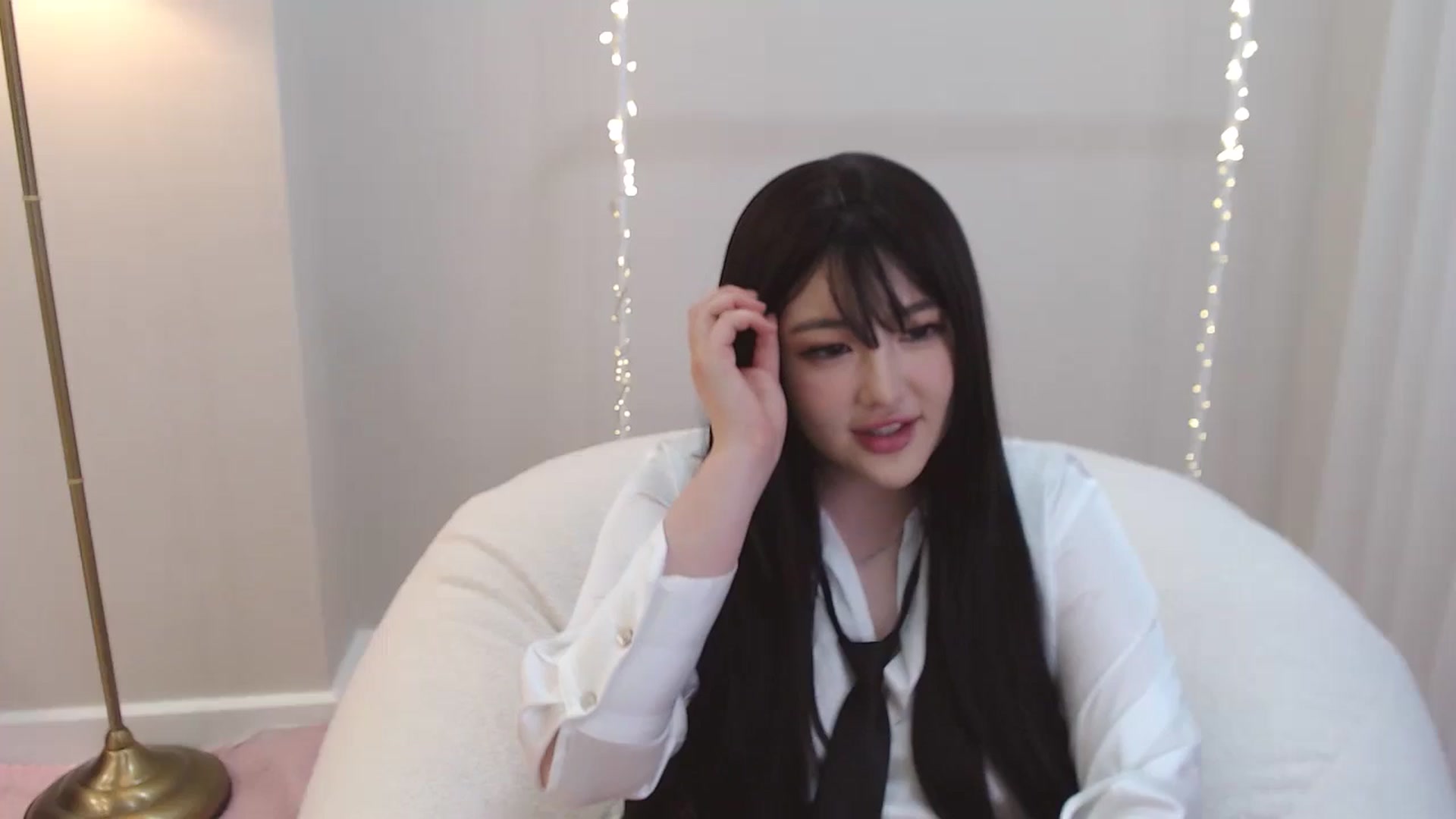 Gallery image thumbnail from kurakurai's myfreecams stream on, 01/11/2025, 11:39 image 6 of 20