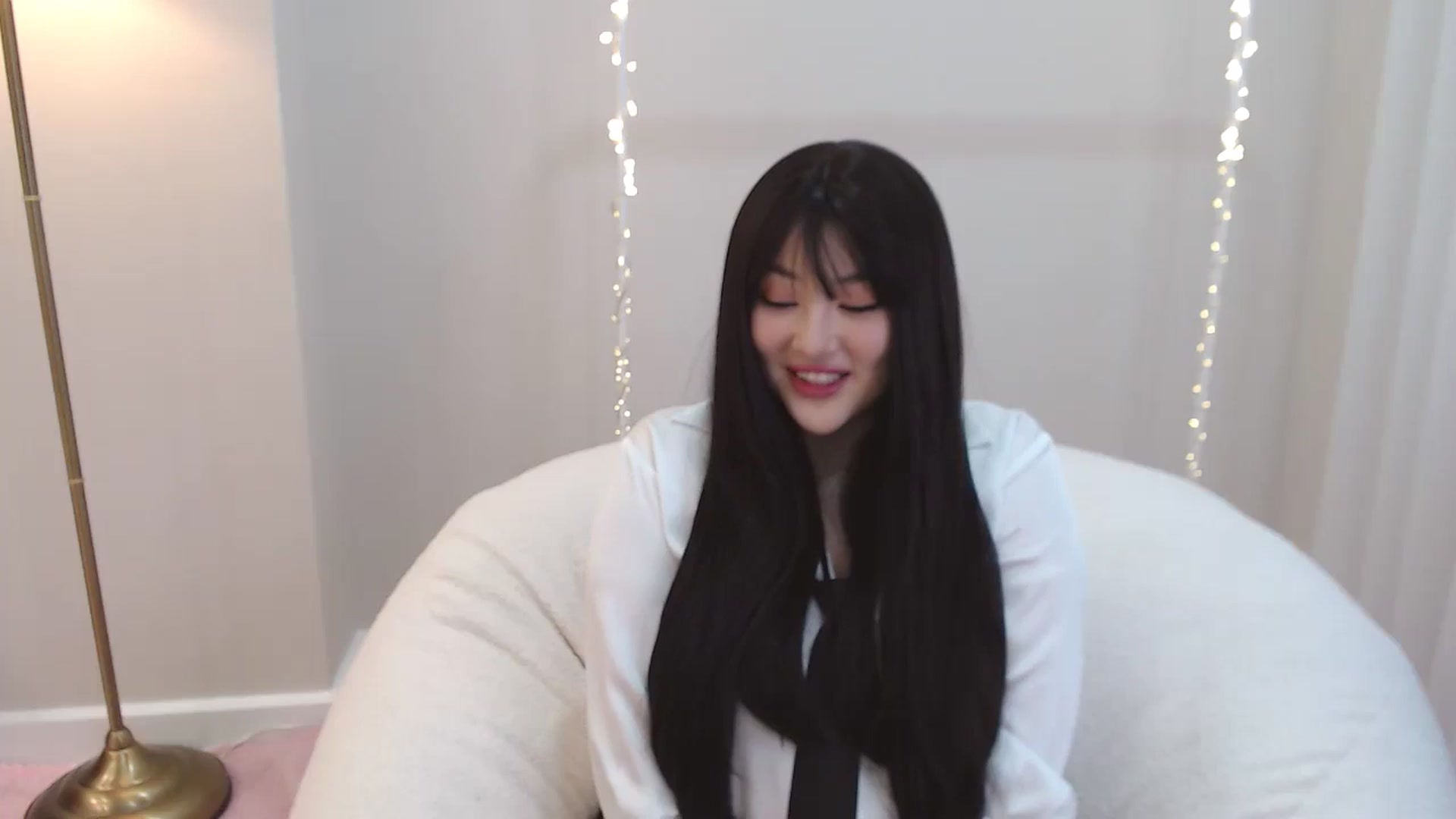Gallery image thumbnail from kurakurai's myfreecams stream on, 01/11/2025, 11:39 image 10 of 20