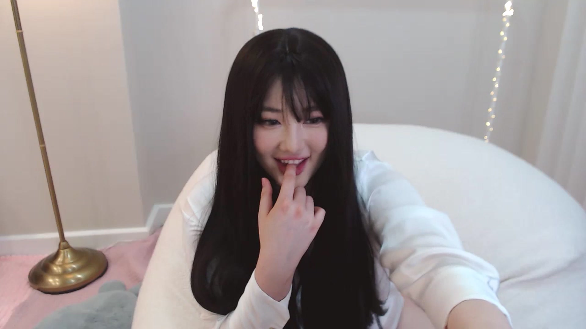 Gallery image thumbnail from kurakurai's myfreecams stream on, 01/11/2025, 11:39 image 20 of 20
