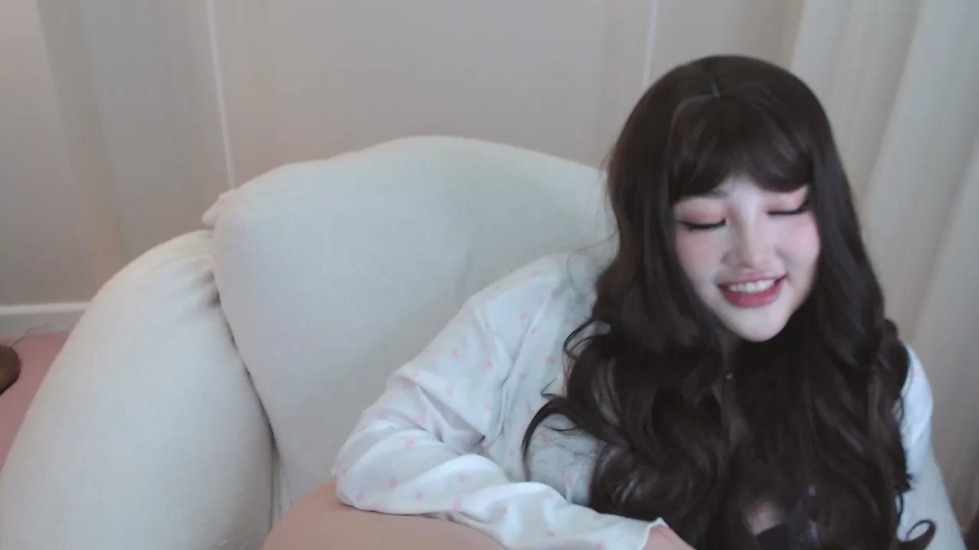 Gallery image thumbnail from kurakurai's myfreecams stream on, 01/25/2025, 16:52 image 1 of 20