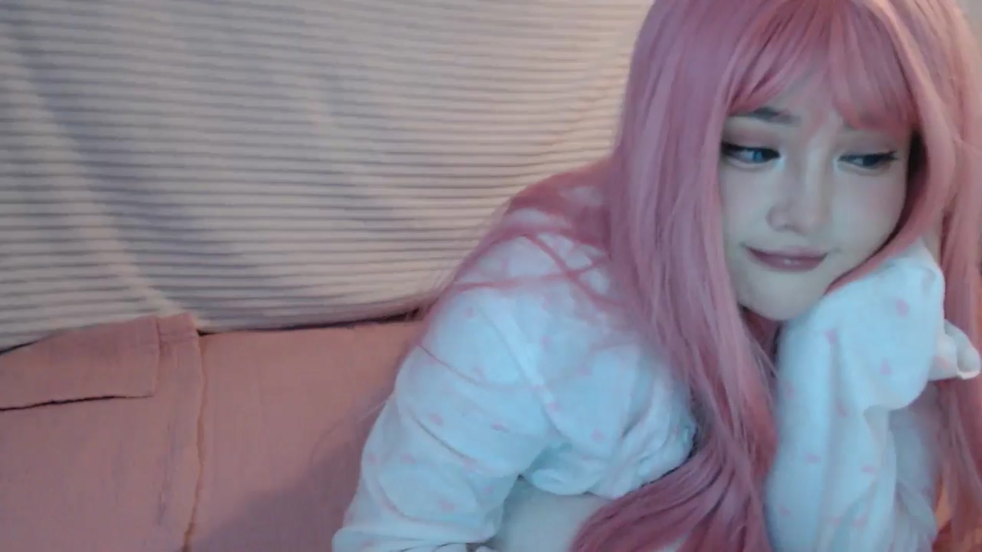 Gallery image thumbnail from kurakurai's myfreecams stream on, 03/03/2025, 11:30 image 12 of 20