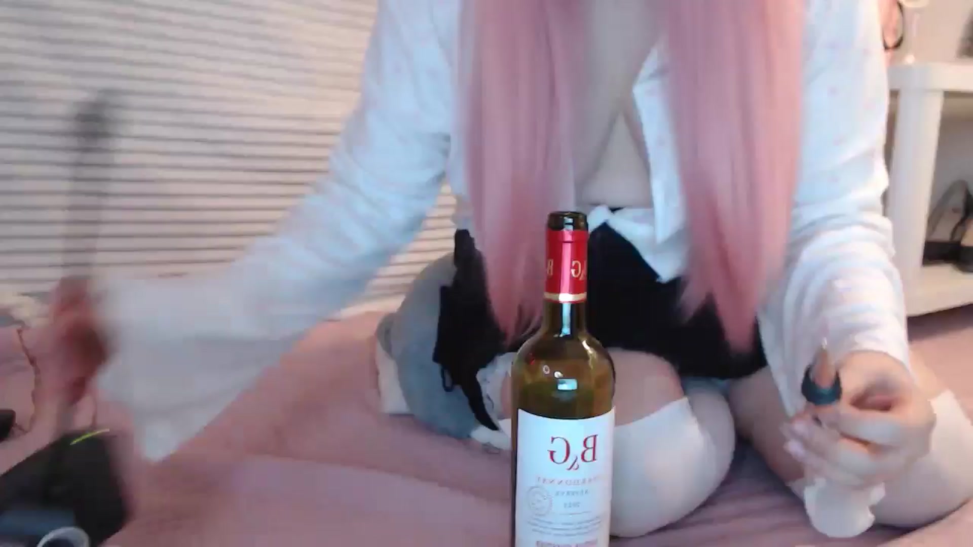 Gallery image thumbnail from kurakurai's myfreecams stream on, 03/03/2025, 12:41 image 13 of 20
