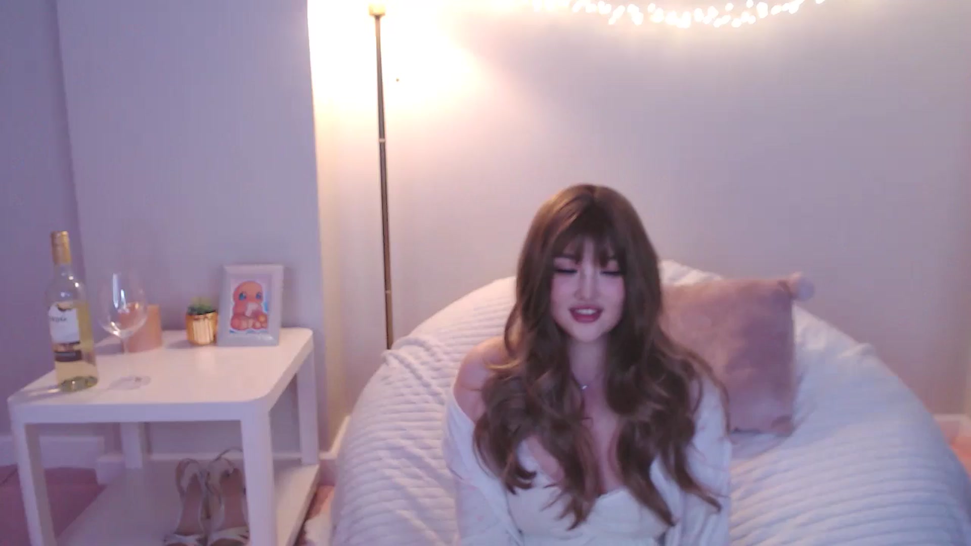 Gallery image thumbnail from kurakurai's myfreecams stream on, 06/23/2025, 13:17 image 5 of 20
