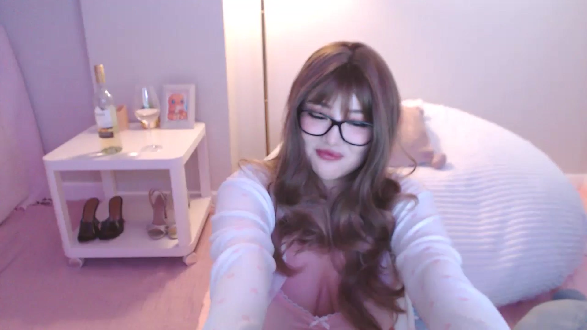 Gallery image thumbnail from kurakurai's myfreecams stream on, 06/27/2025, 11:21 image 2 of 20
