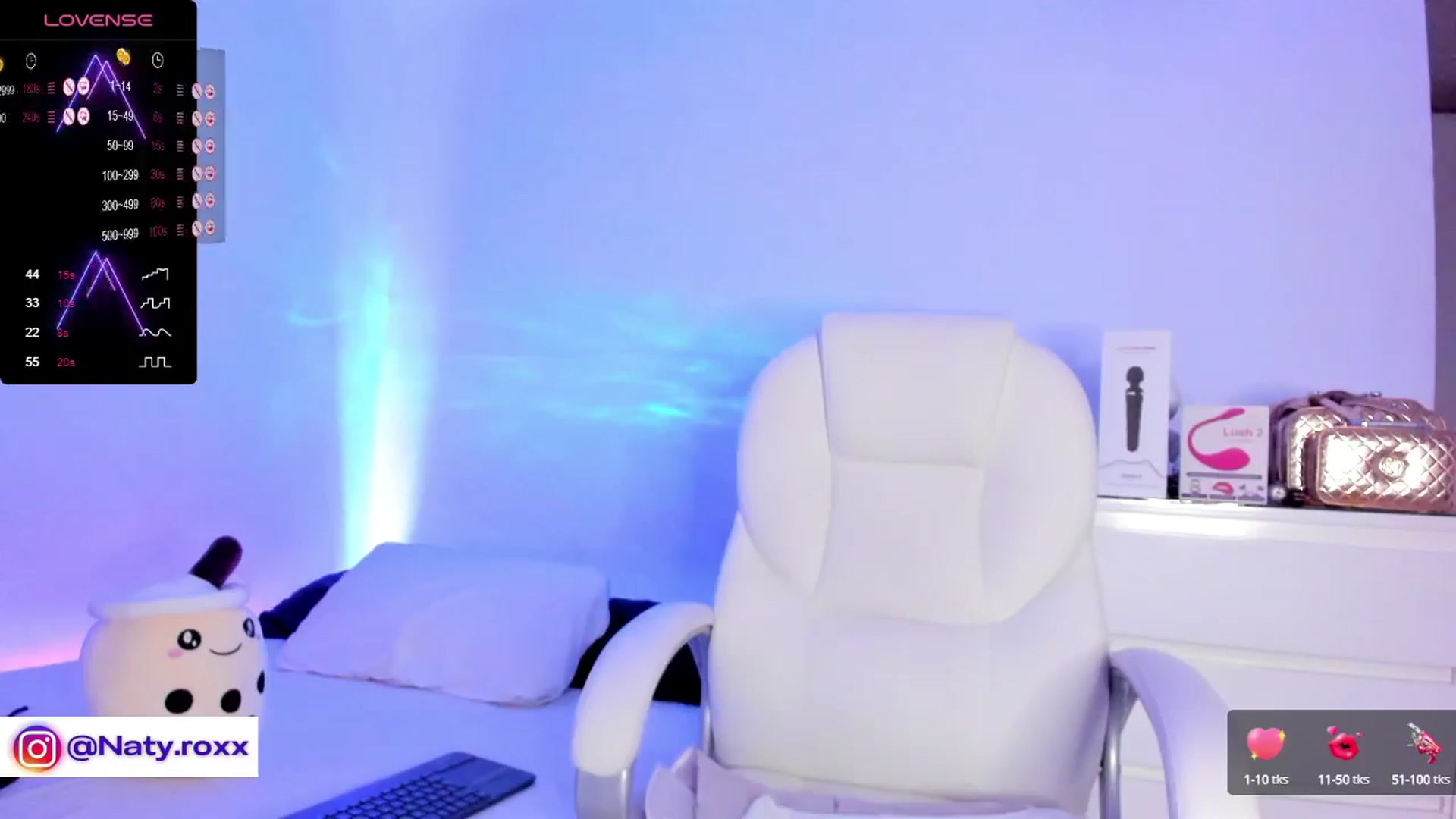 Gallery image thumbnail from kylie__'s myfreecams stream on, 03/19/2024, 05:56 image 18 of 20