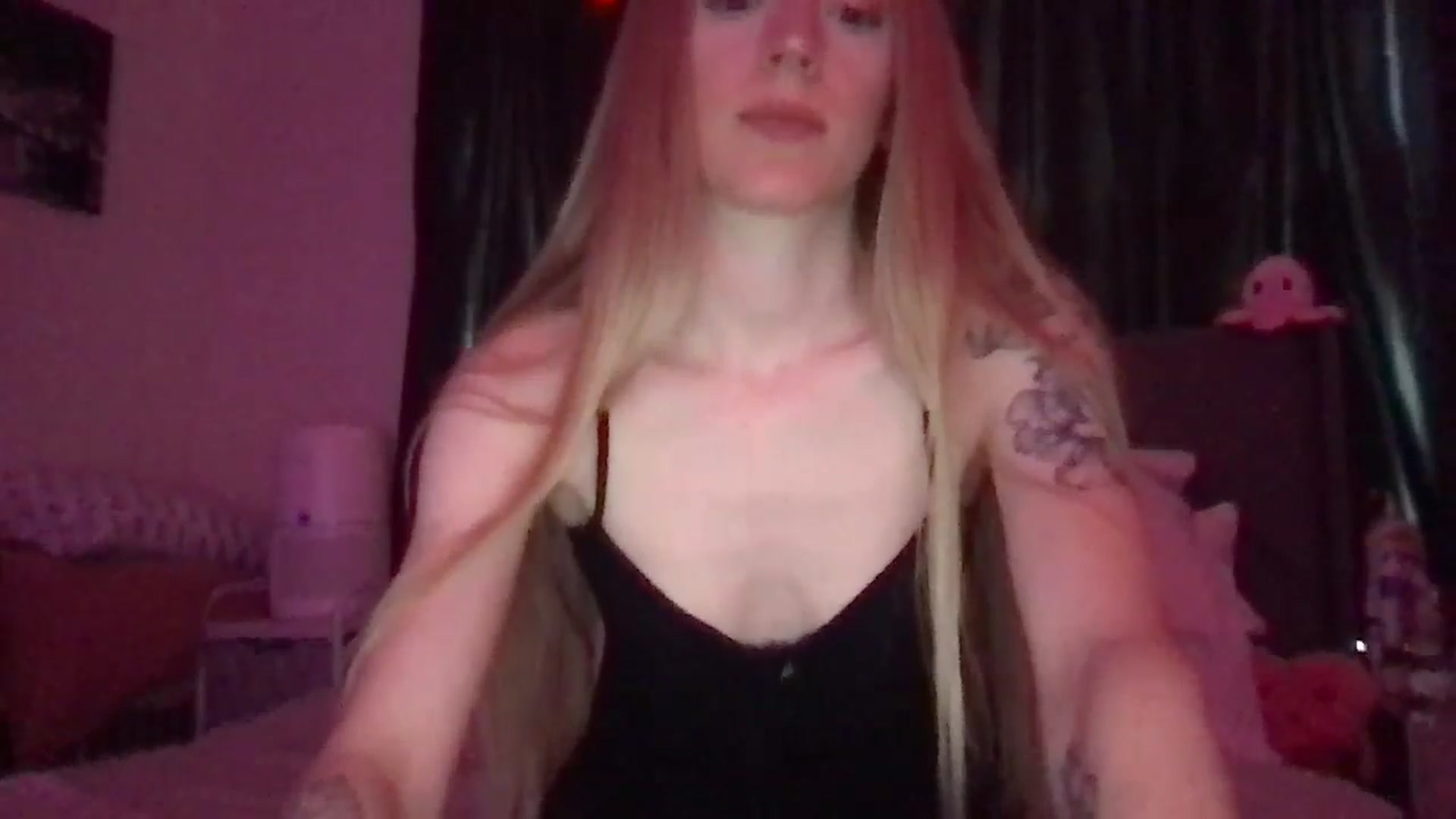 Gallery image thumbnail from kyliejade's myfreecams stream on, 09/20/2024, 19:51 image 13 of 20
