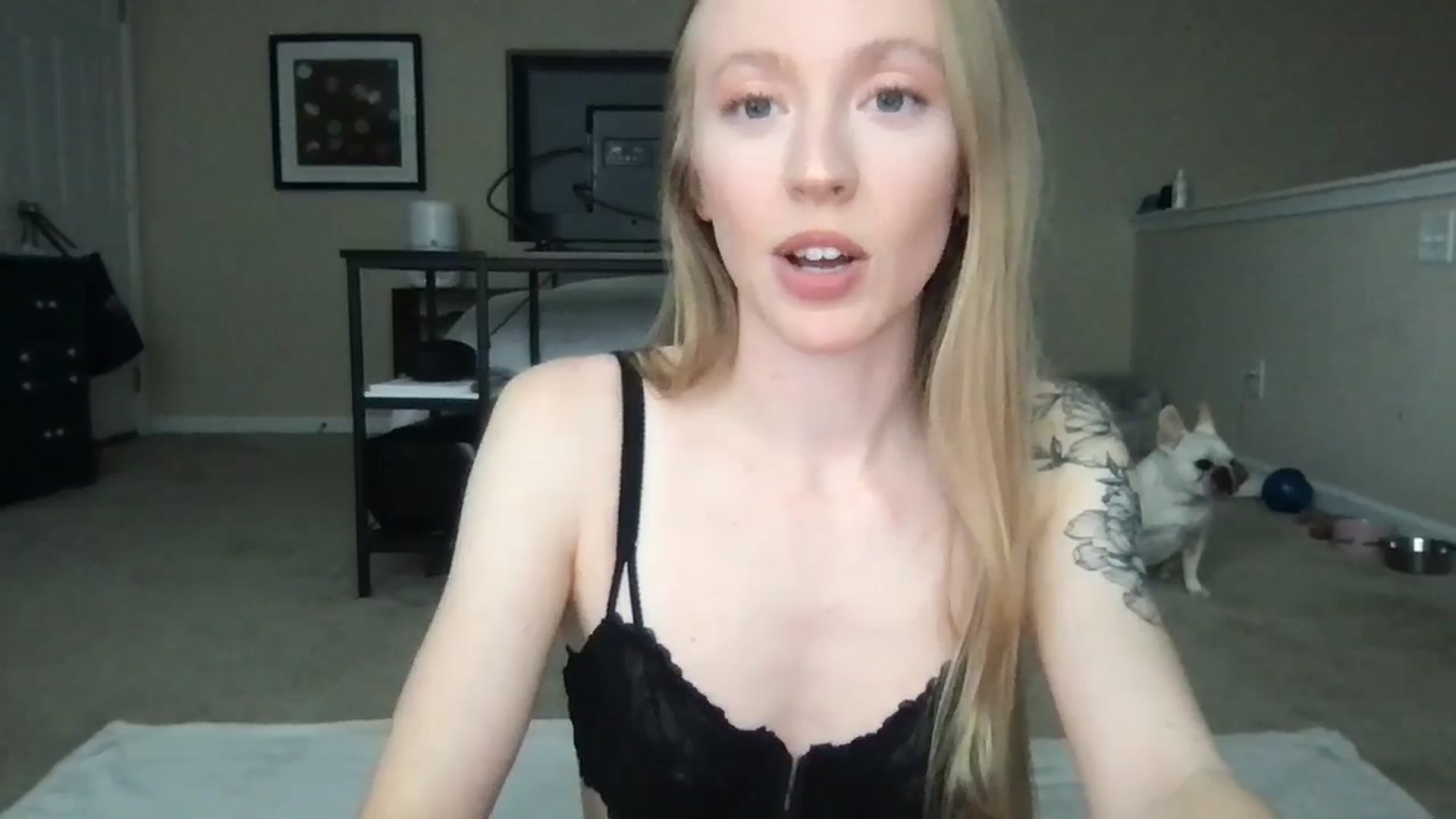 Gallery image thumbnail from kyliejade's myfreecams stream on, 10/15/2024, 20:02 image 3 of 20
