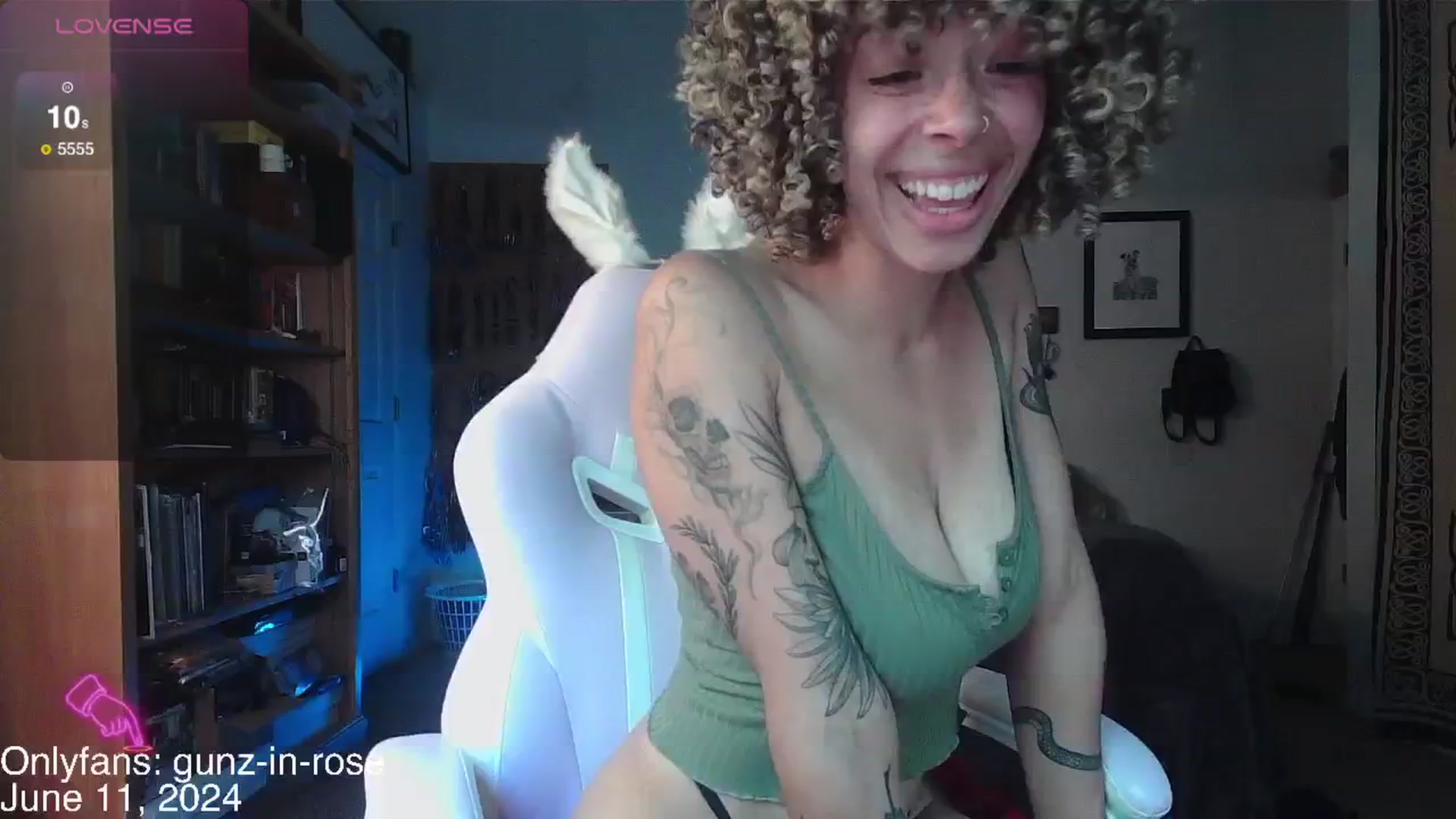 Gallery image thumbnail from kylierose's myfreecams stream on, 06/11/2024, 18:30 image 9 of 20