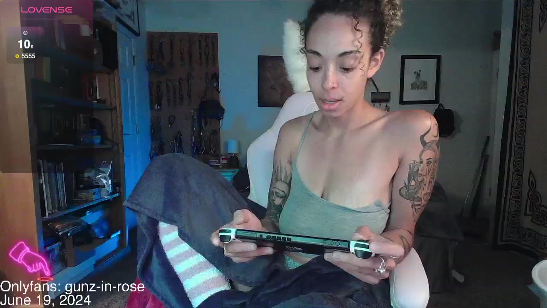 Gallery image thumbnail from kylierose's myfreecams stream on, 06/19/2024, 19:48 image 16 of 20