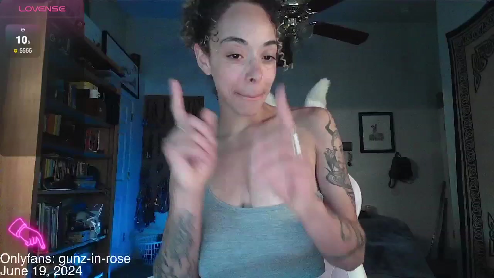 Gallery image thumbnail from kylierose's myfreecams stream on, 06/19/2024, 23:36 image 6 of 20