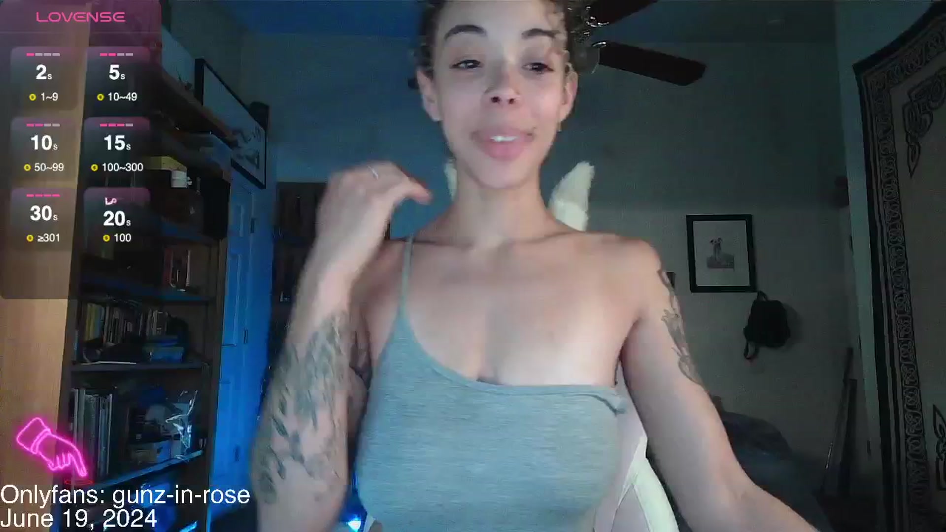 Gallery image thumbnail from kylierose's myfreecams stream on, 06/19/2024, 23:36 image 16 of 20
