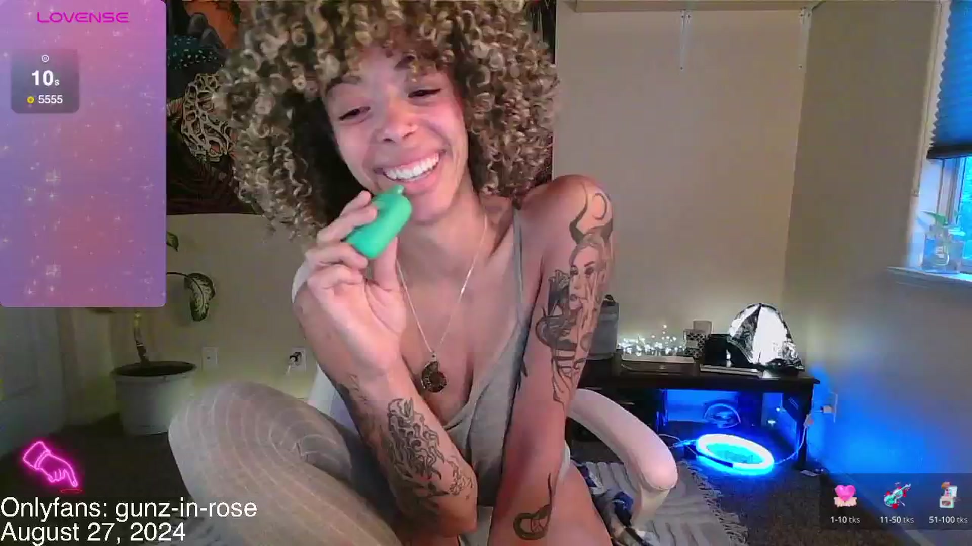 Gallery image thumbnail from kylierose's myfreecams stream on, 08/27/2024, 17:39 image 1 of 20
