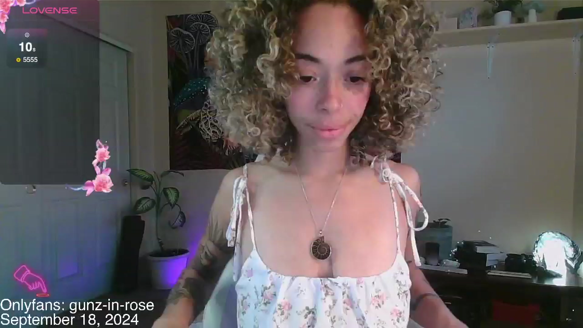 Gallery image thumbnail from kylierose's myfreecams stream on, 09/18/2024, 16:39 image 17 of 20