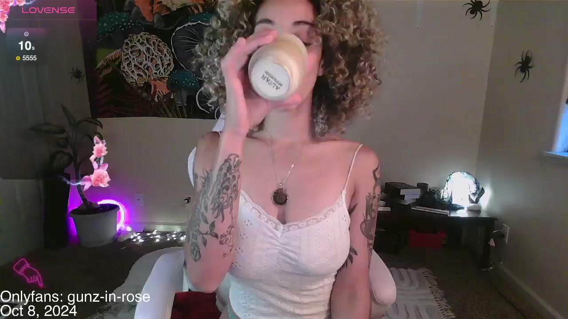 Gallery image thumbnail from kylierose's myfreecams stream on, 10/08/2024, 16:10 image 17 of 20