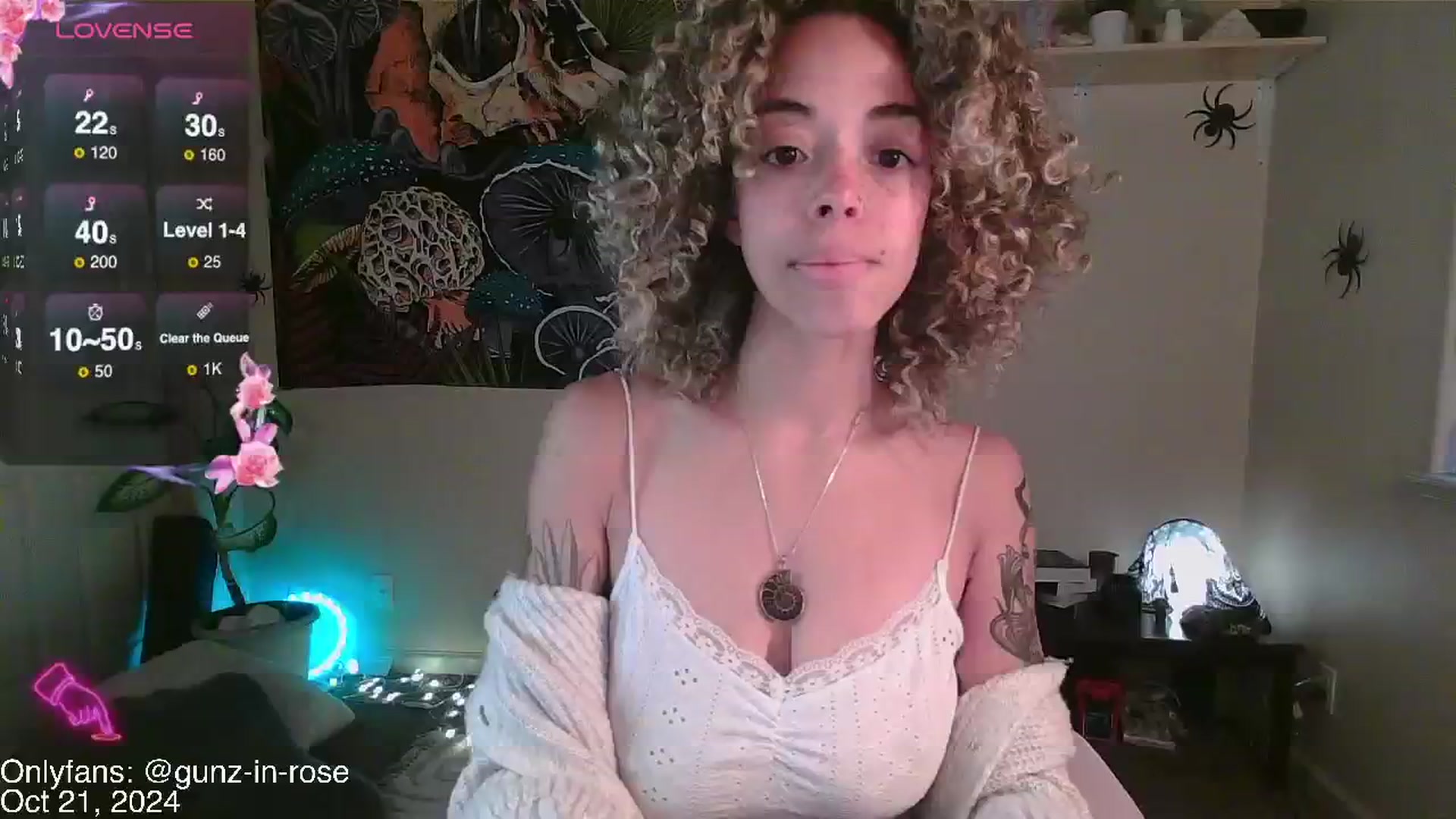 Gallery image thumbnail from kylierose's myfreecams stream on, 10/21/2024, 17:32 image 2 of 20