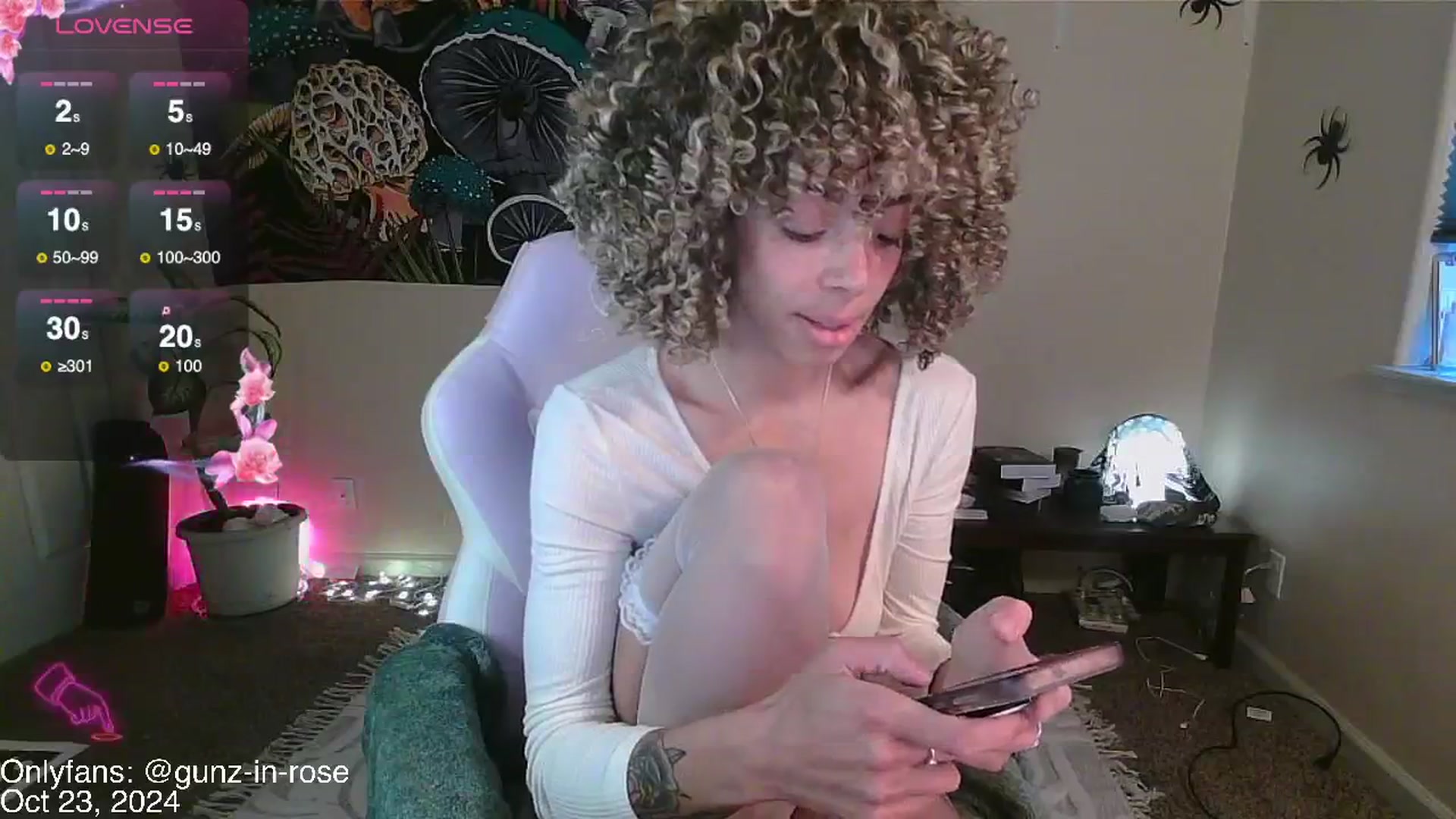 Gallery image thumbnail from kylierose's myfreecams stream on, 10/23/2024, 16:21 image 16 of 20