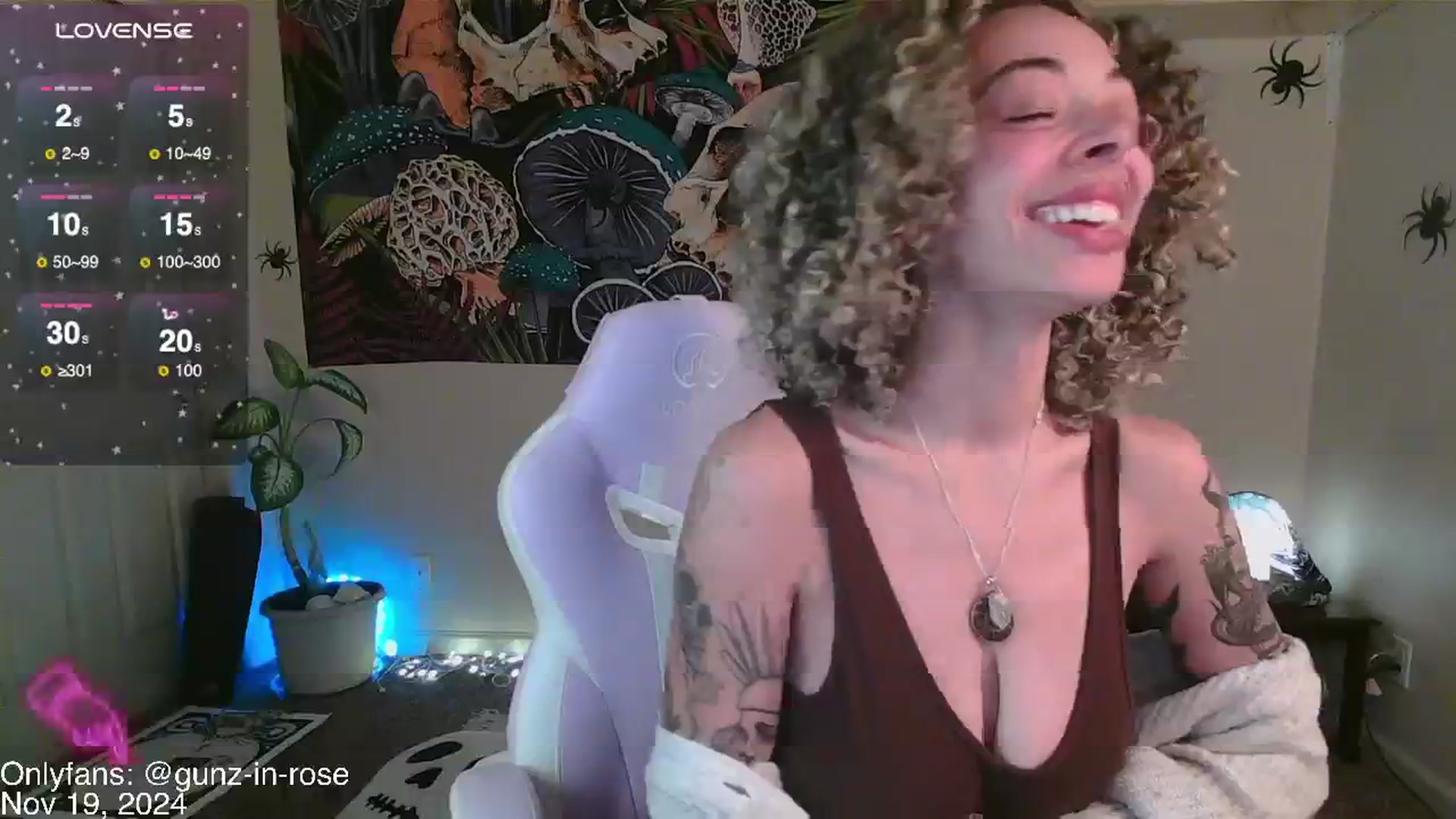 Gallery image thumbnail from kylierose's myfreecams stream on, 11/19/2024, 15:34 image 19 of 20