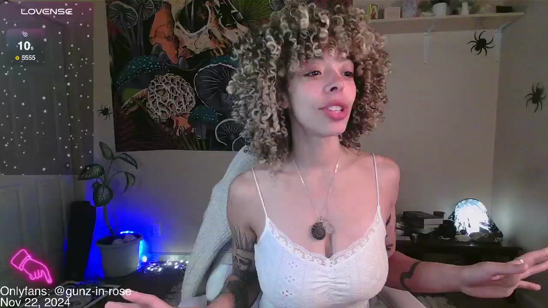 Gallery image thumbnail from kylierose's myfreecams stream on, 11/22/2024, 17:57 image 6 of 20