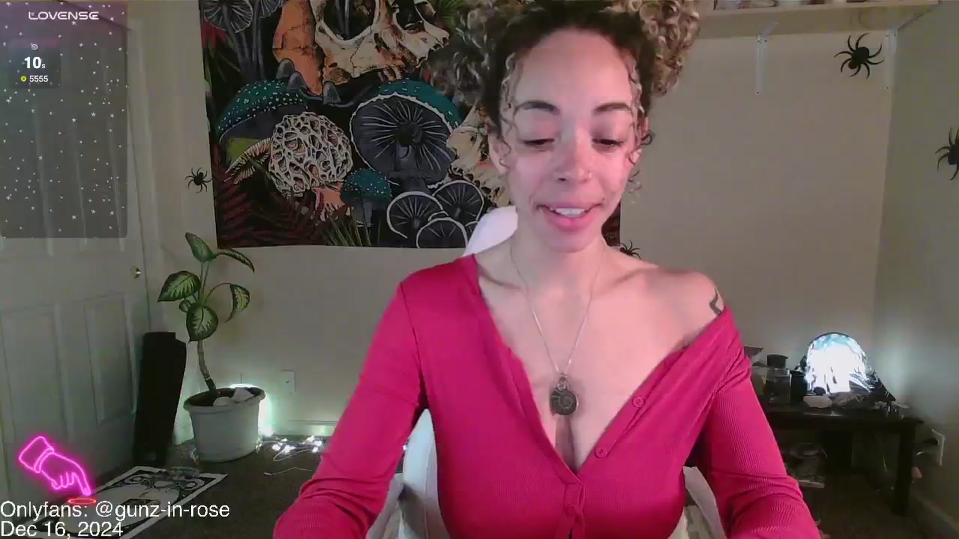 Gallery image thumbnail from kylierose's myfreecams stream on, 12/16/2024, 17:03 image 12 of 20