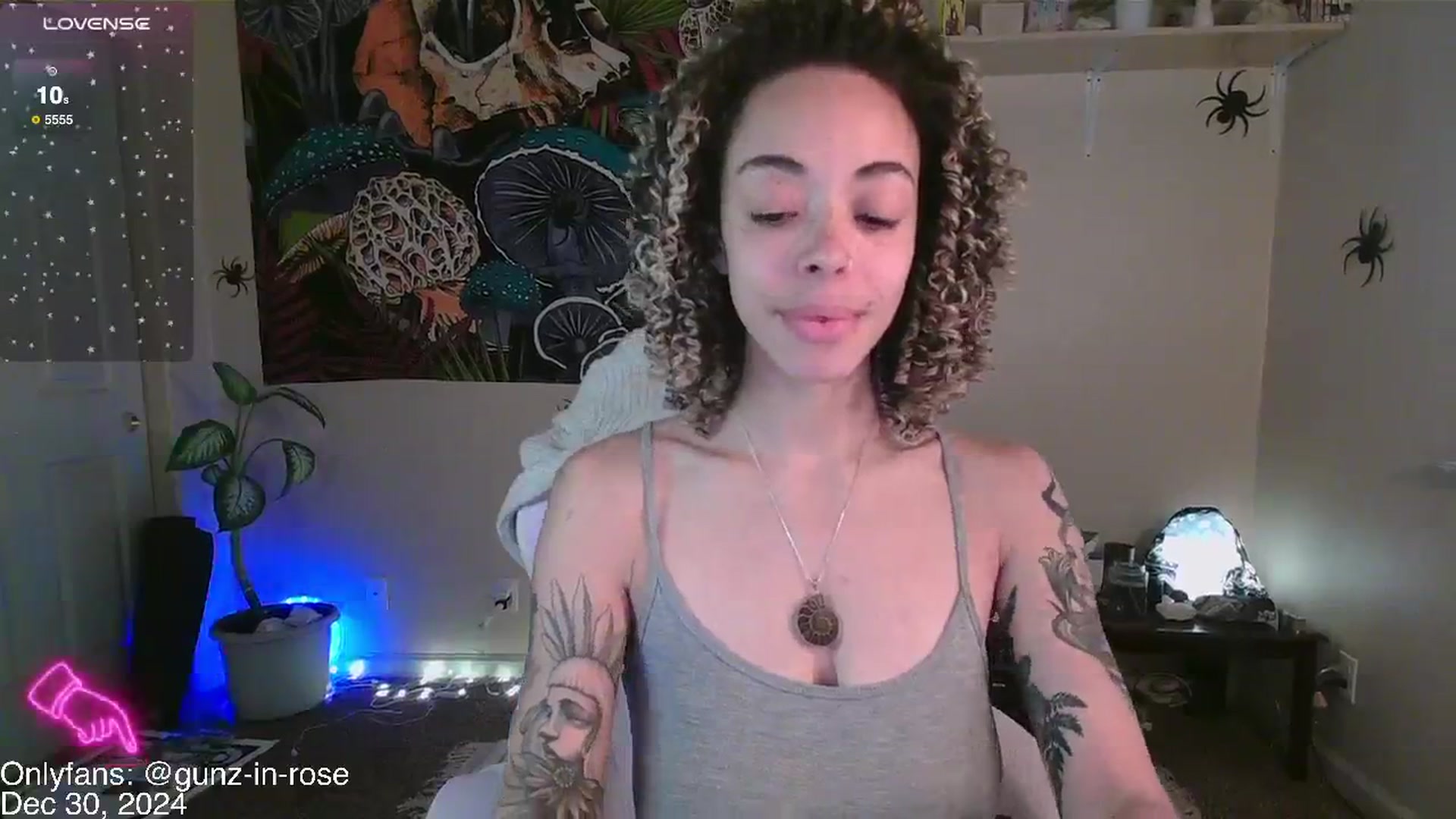Gallery image thumbnail from kylierose's myfreecams stream on, 12/30/2024, 19:17 image 17 of 20