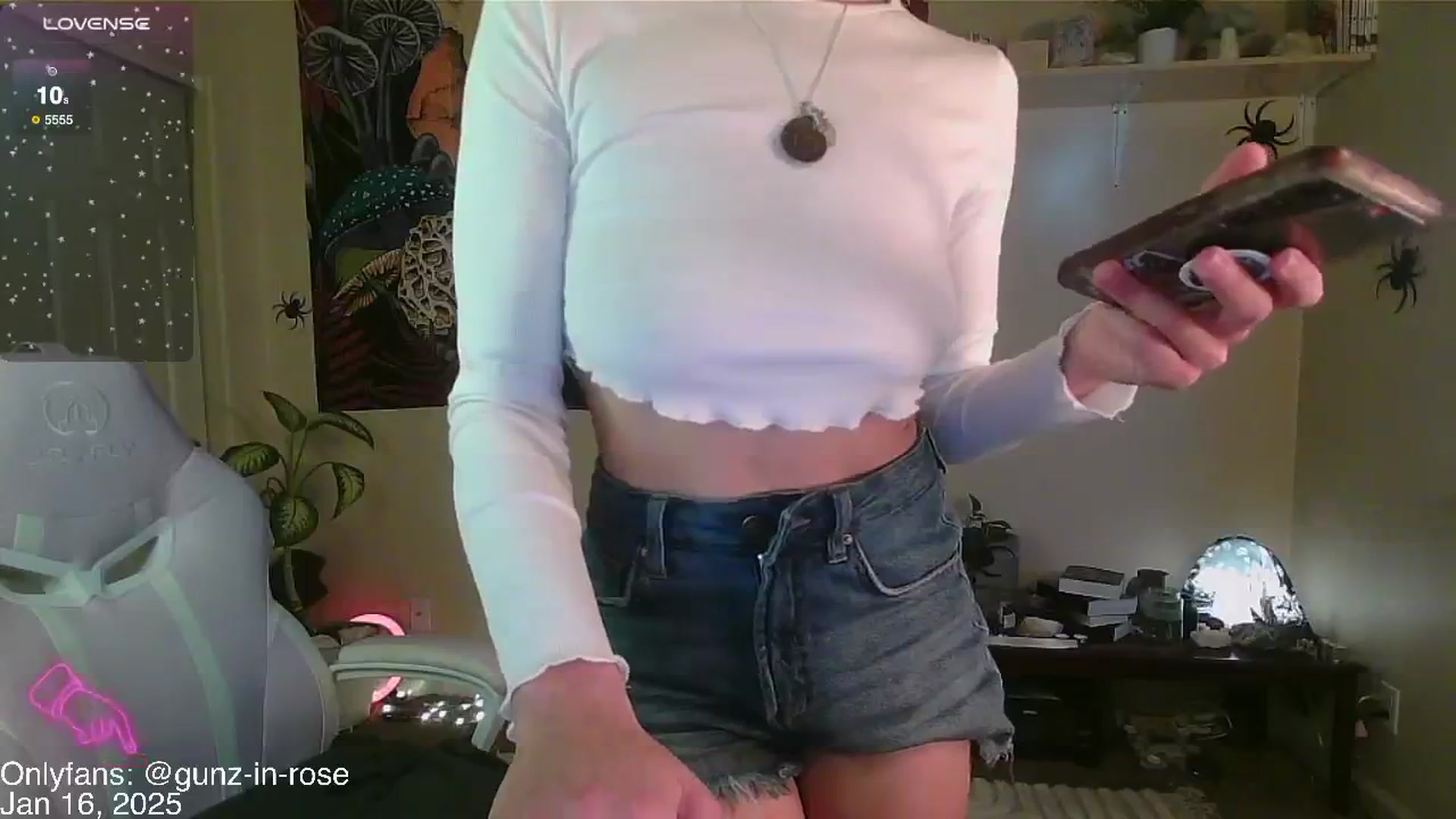 Gallery image thumbnail from kylierose's myfreecams stream on, 01/16/2025, 19:08 image 18 of 20