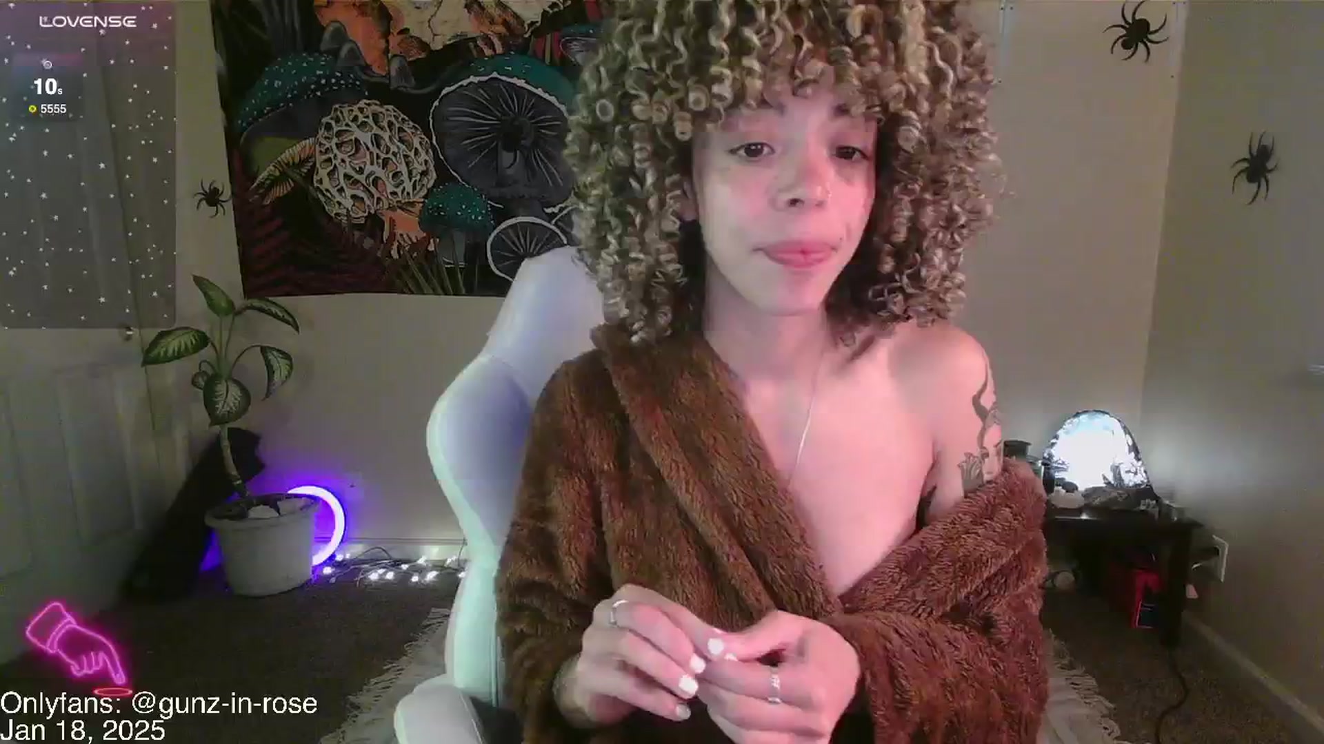 Gallery image thumbnail from kylierose's myfreecams stream on, 01/18/2025, 18:46 image 10 of 20