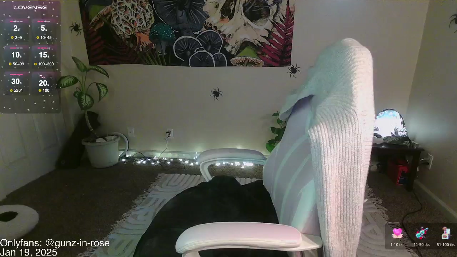 Gallery image thumbnail from kylierose's myfreecams stream on, 01/19/2025, 19:36 image 10 of 20