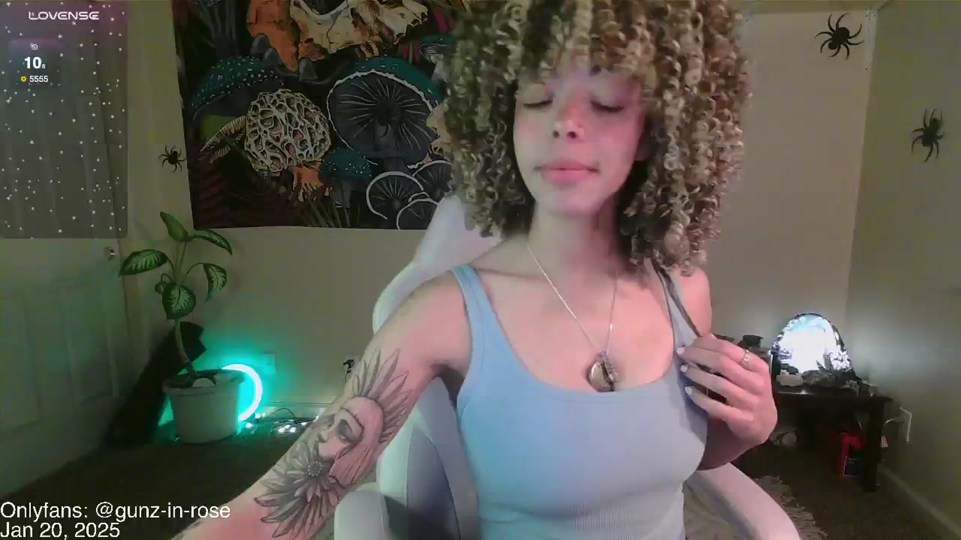 Gallery image thumbnail from kylierose's myfreecams stream on, 01/20/2025, 17:38 image 5 of 20