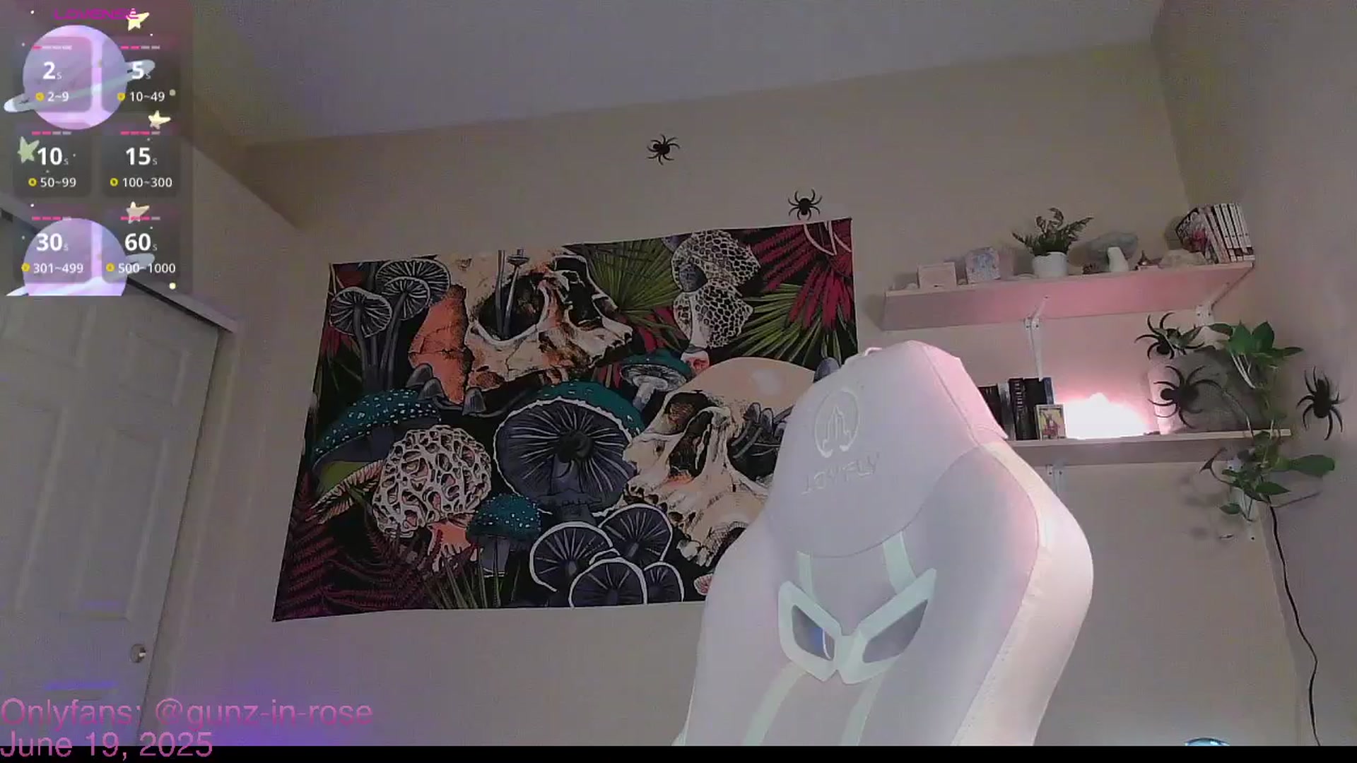 Gallery image thumbnail from kylierose's myfreecams stream on, 06/19/2025, 16:21 image 14 of 20