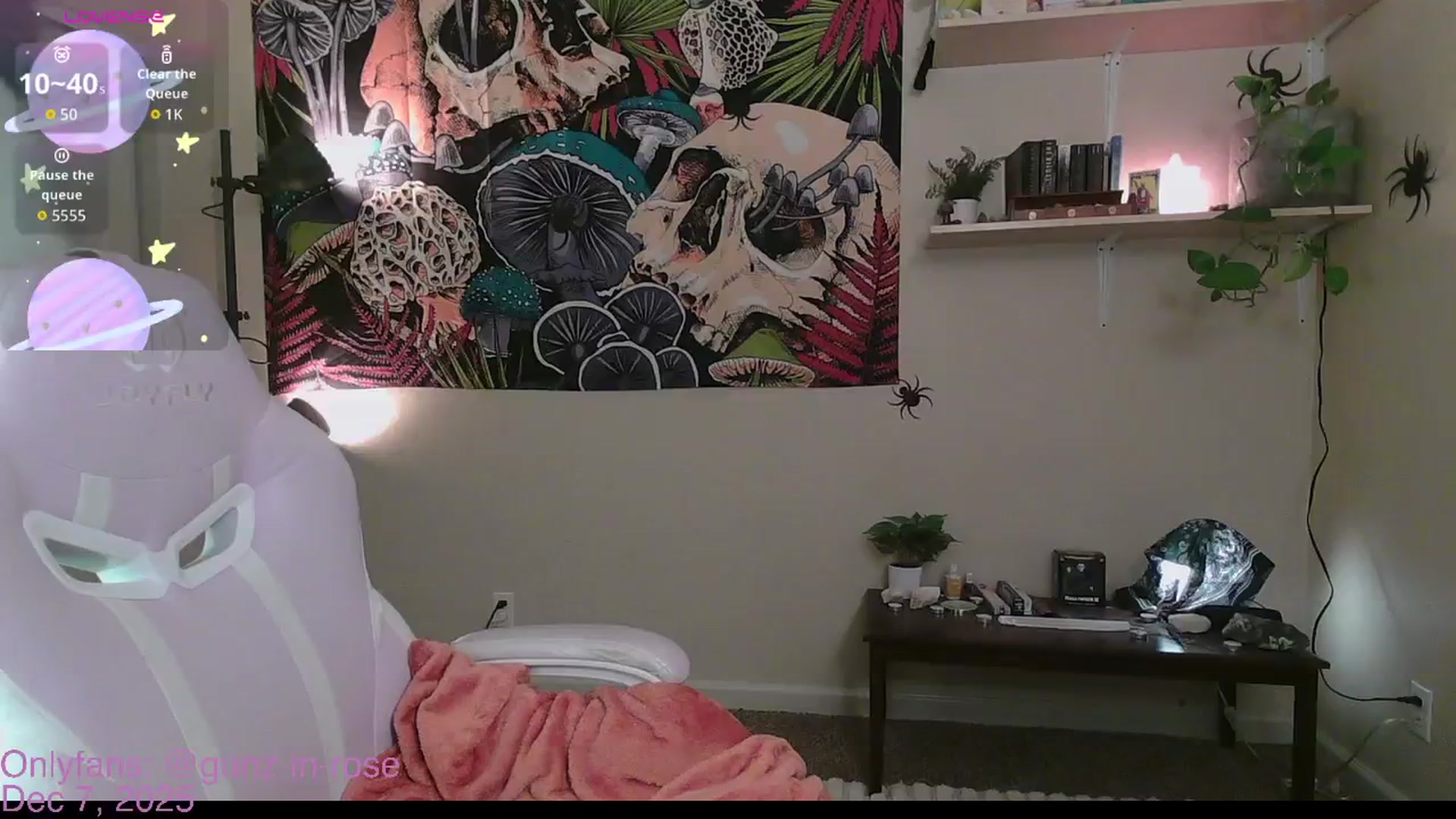 Gallery image thumbnail from kylierose's myfreecams stream on, 12/08/2025, 24:49 image 14 of 20