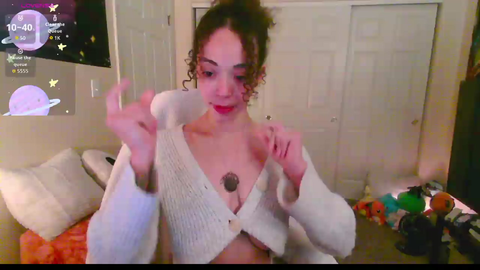 Gallery image thumbnail from kylierose's myfreecams stream on, 09/19/2026, 17:51 image 16 of 20